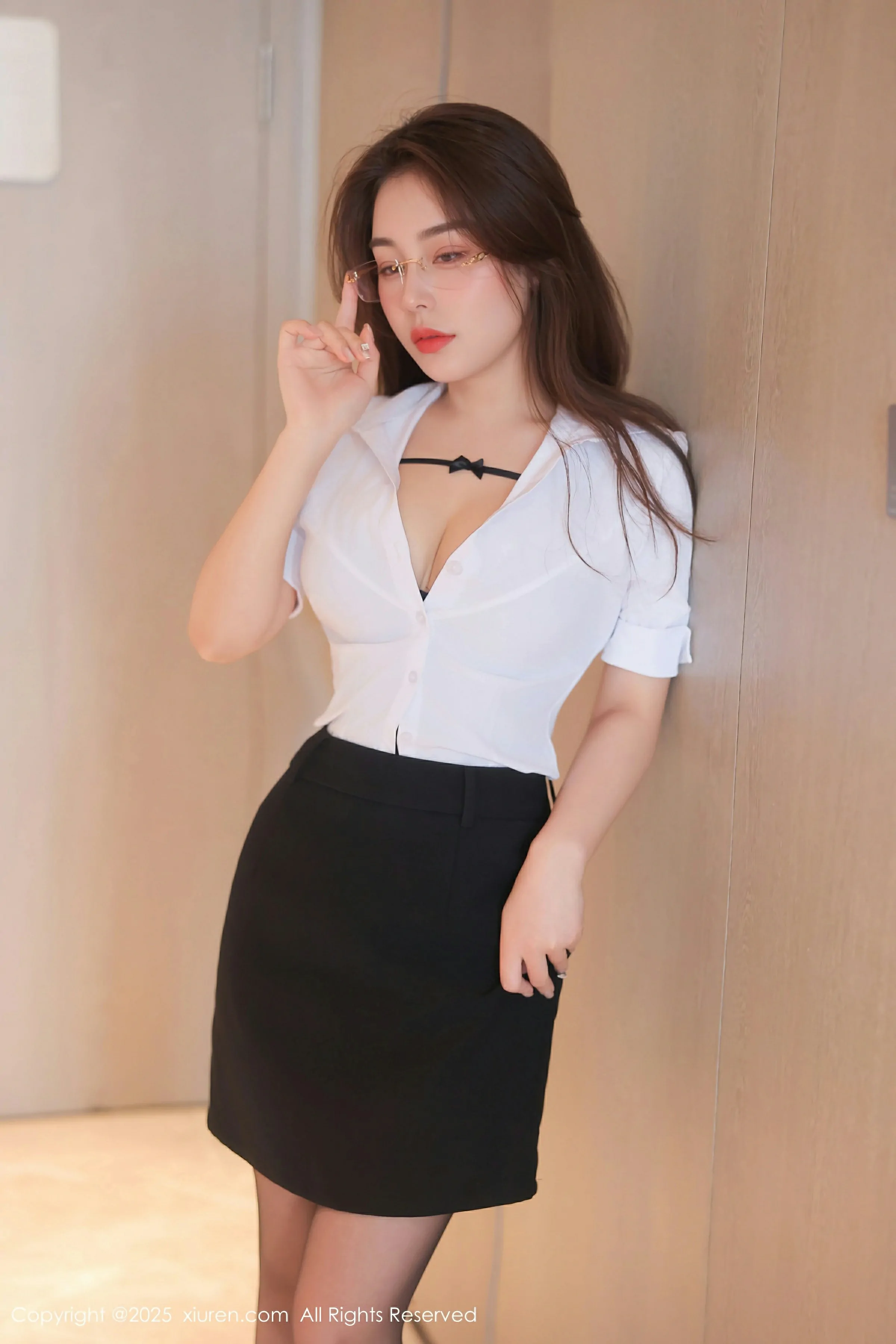 [XiuRen秀人网] 2025.04.27 No.10204 云璎珞 新人首套写真 性感白色OL服饰 [76+1P]