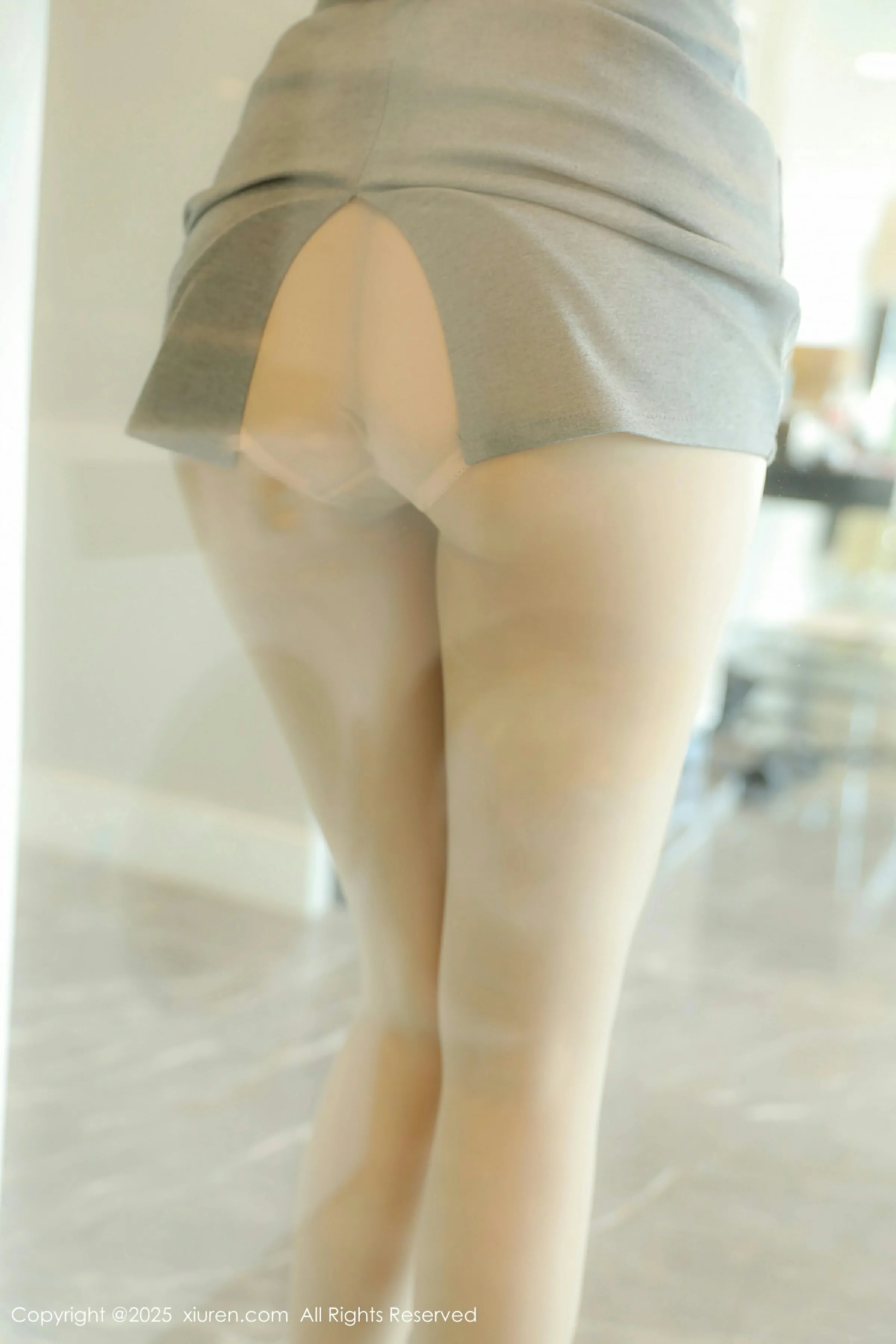 [XiuRen秀人网] 2025.04.28 No.10213 希雅sia 性感OL服饰 马来西亚旅拍写真 [81+1P]