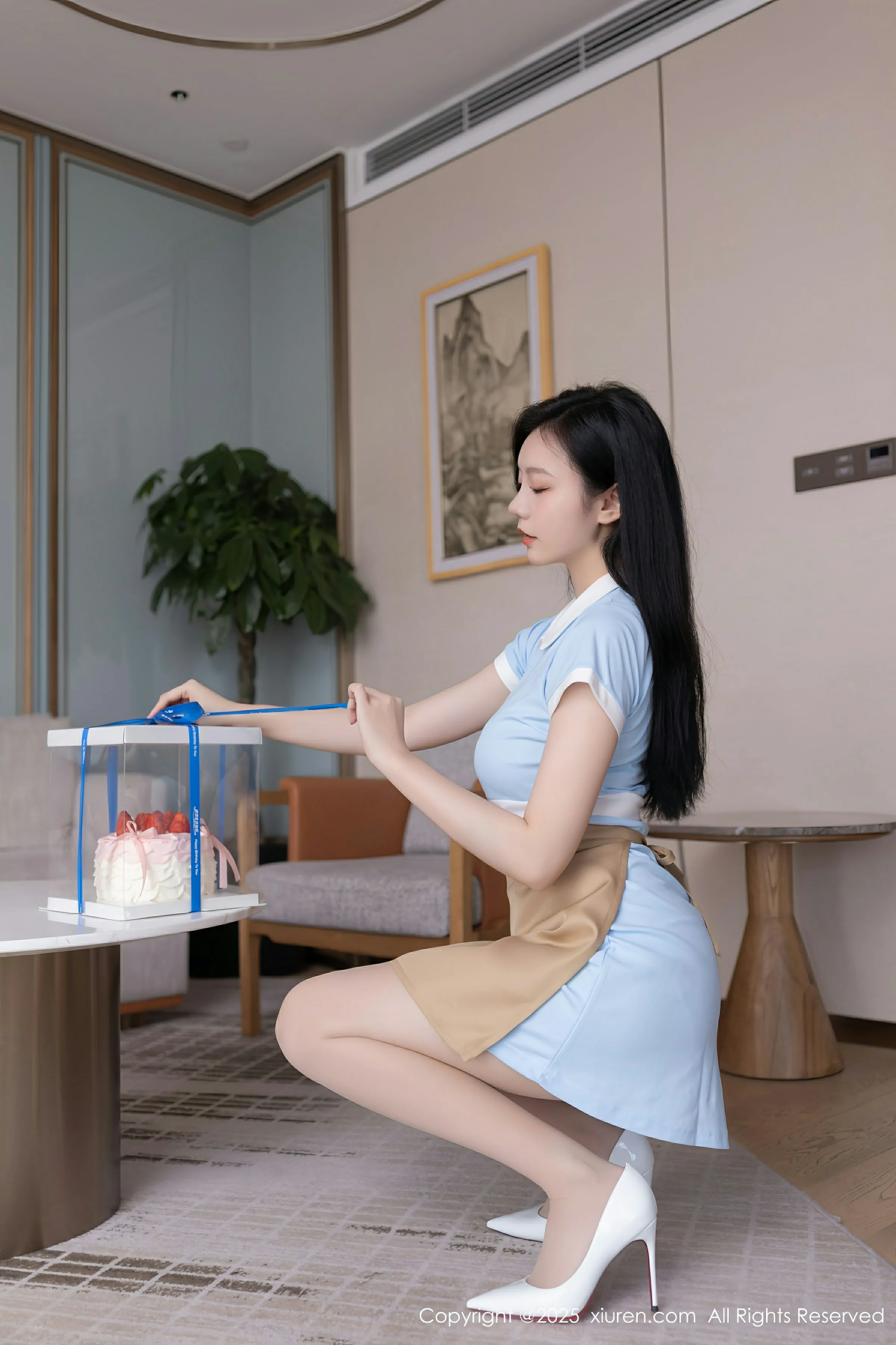 [XiuRen秀人网] 2025.04.28 No.10214 安然anran 性感蓝色连衣短裙 长沙旅拍写真 [80+1P]