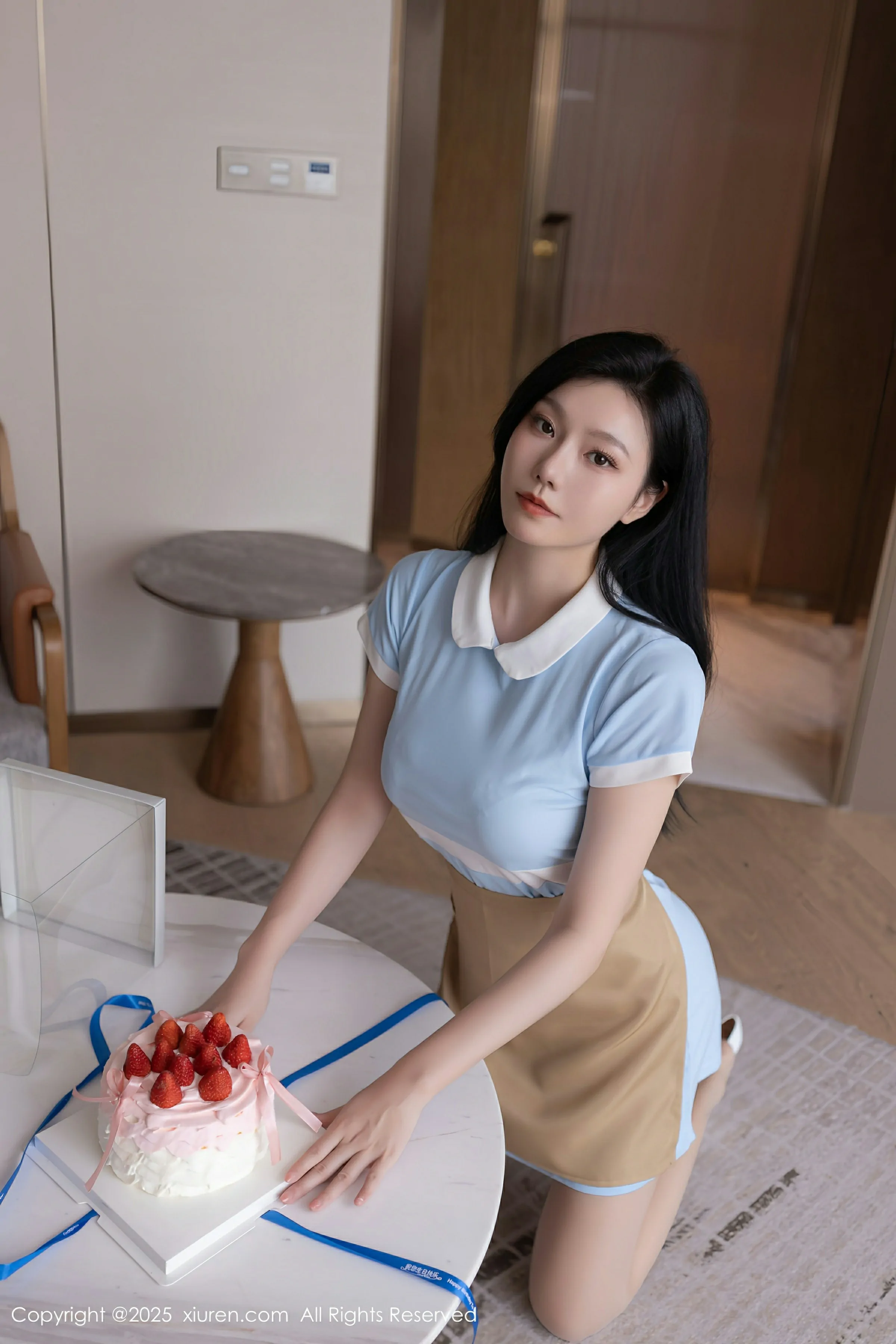 [XiuRen秀人网] 2025.04.28 No.10214 安然anran 性感蓝色连衣短裙 长沙旅拍写真 [80+1P]