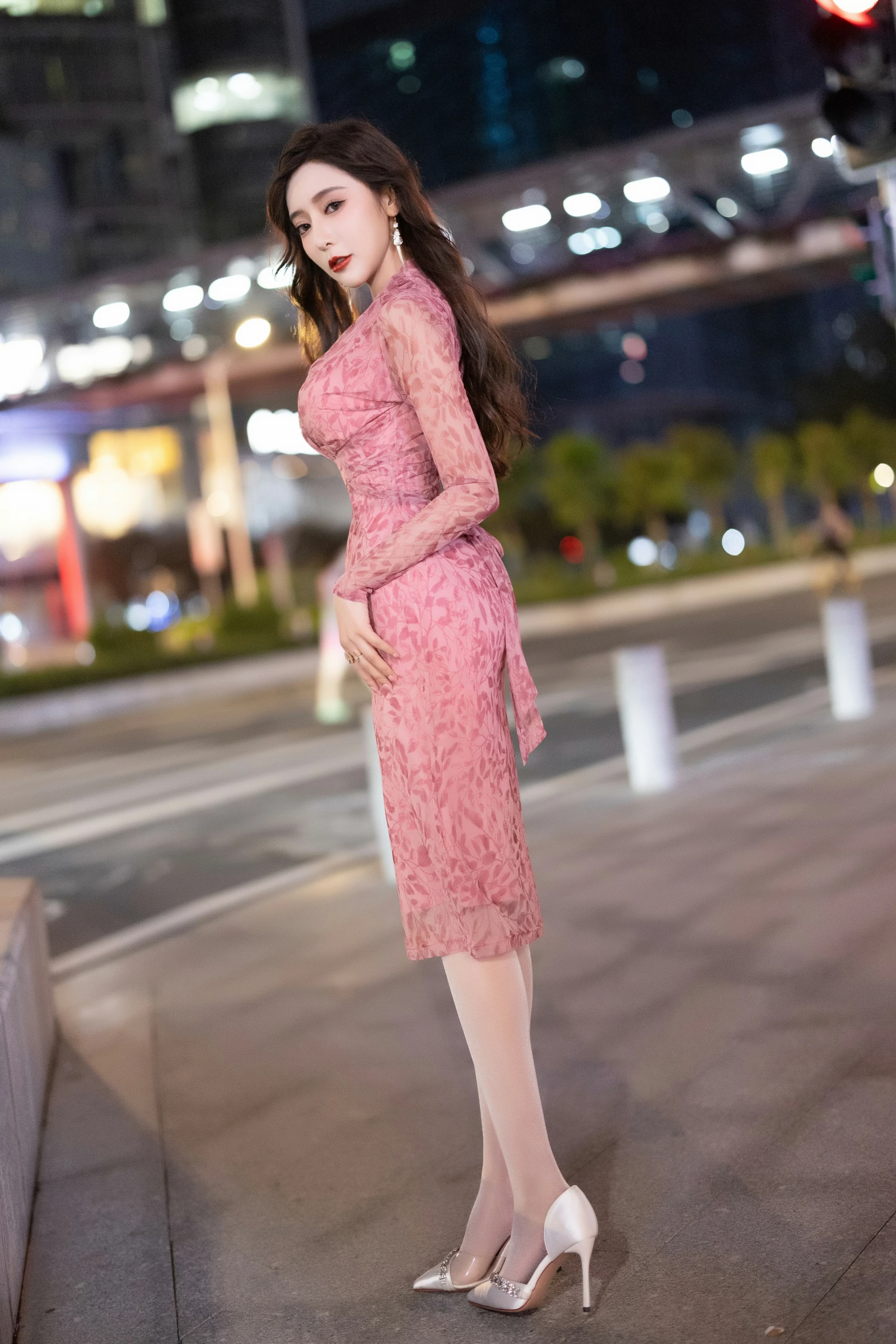 [秀人内购] 王馨瑶Yanni 诱人私拍福利 碎花连衣裙