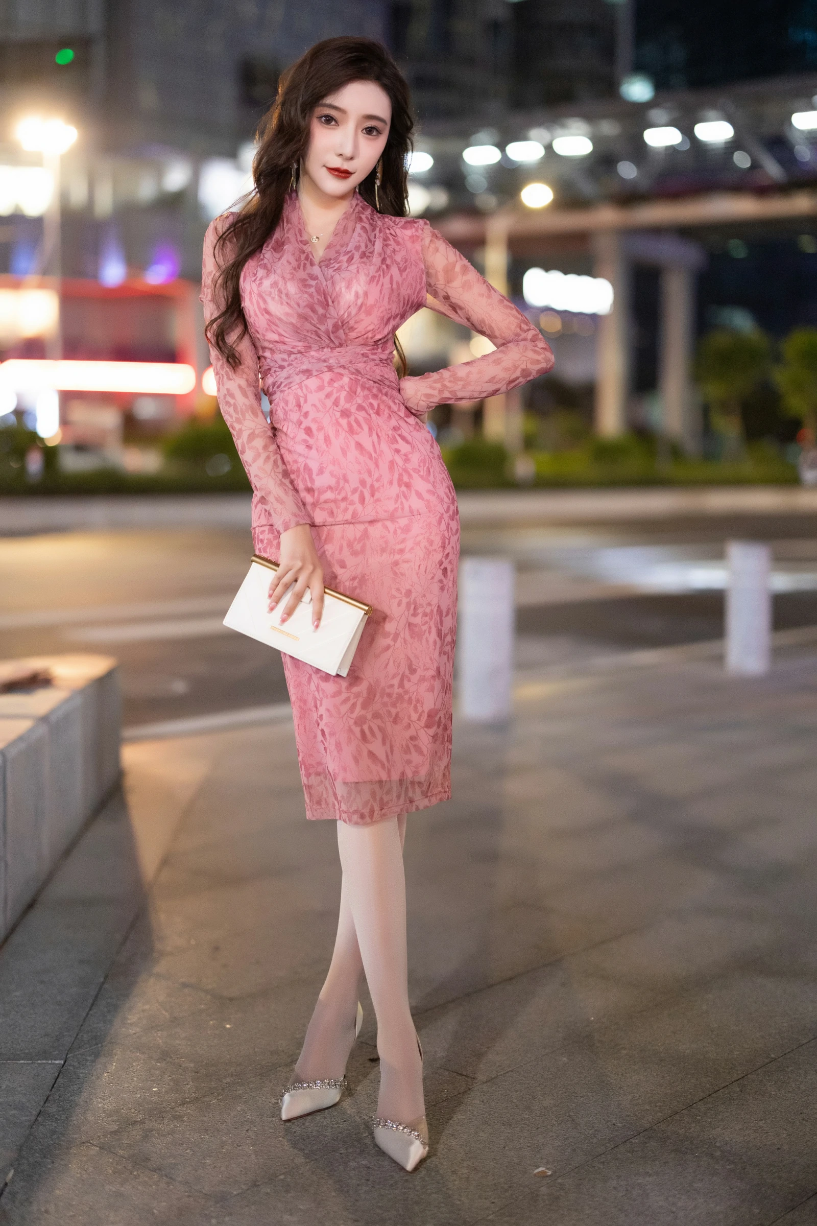 [秀人内购] 王馨瑶Yanni 诱人私拍福利 碎花连衣裙