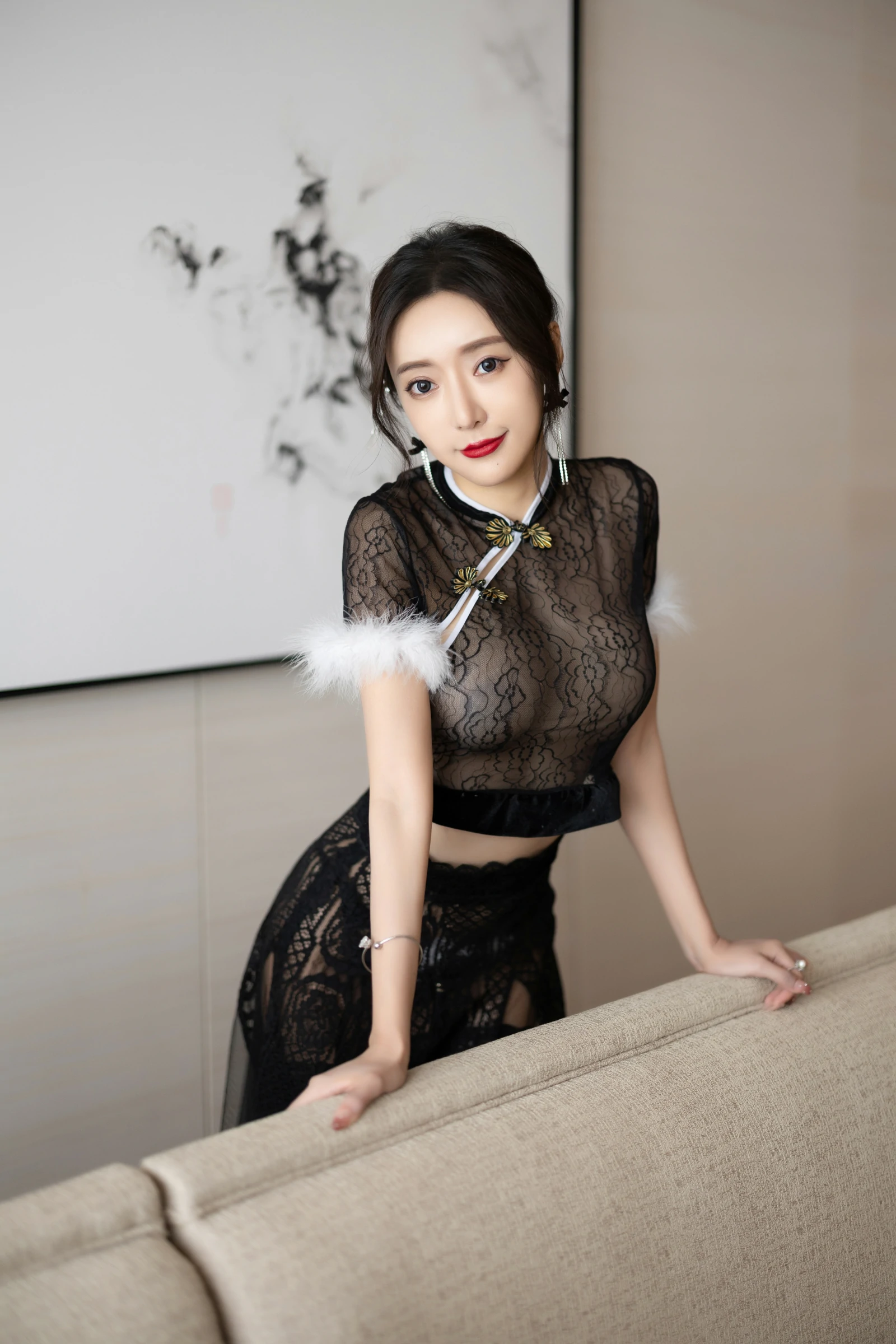[秀人内购] 王馨瑶Yanni 诱人私拍福利 黑色网纱旗袍