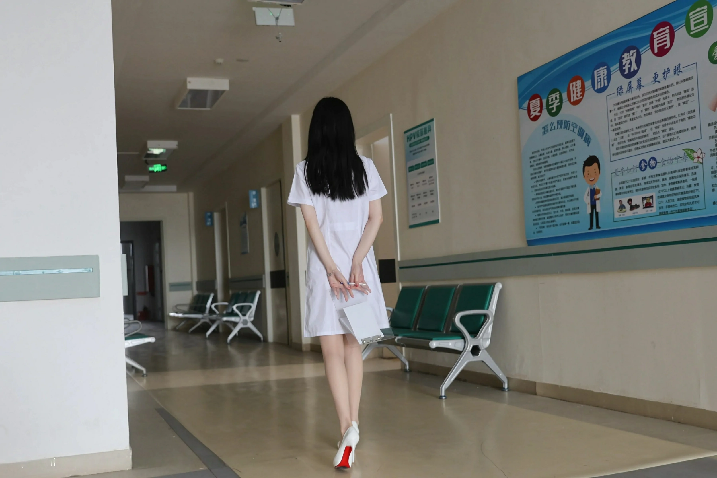 [XiuRen秀人网] 2025.05.09 No.10256 布丁wow 白色制服诱惑 性感写真 [80+1P]