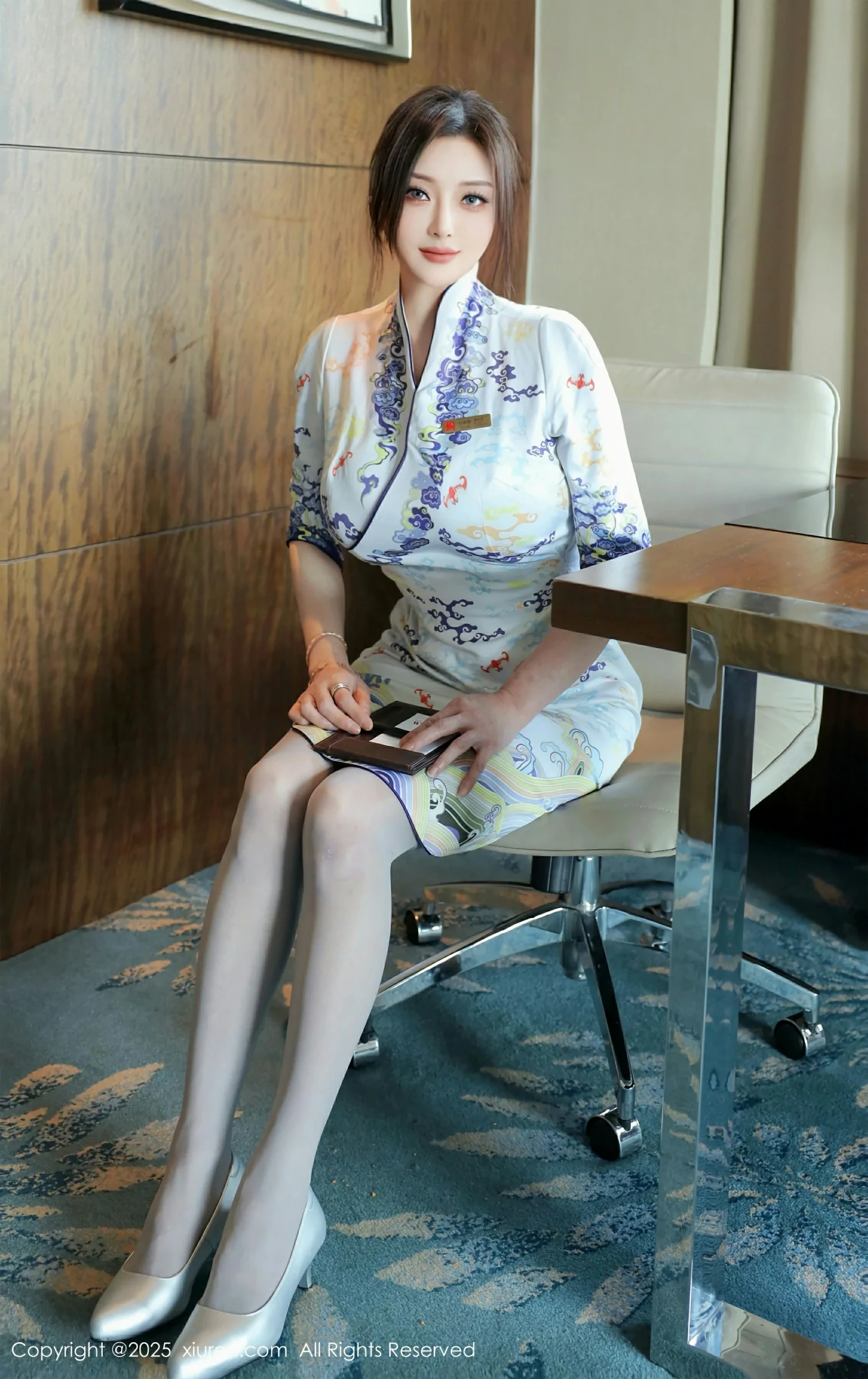 [XiuRen秀人网] 2025.05.14 No.10273 苏一诺 新人首套写真 性感青色旗袍 [79+1P] 