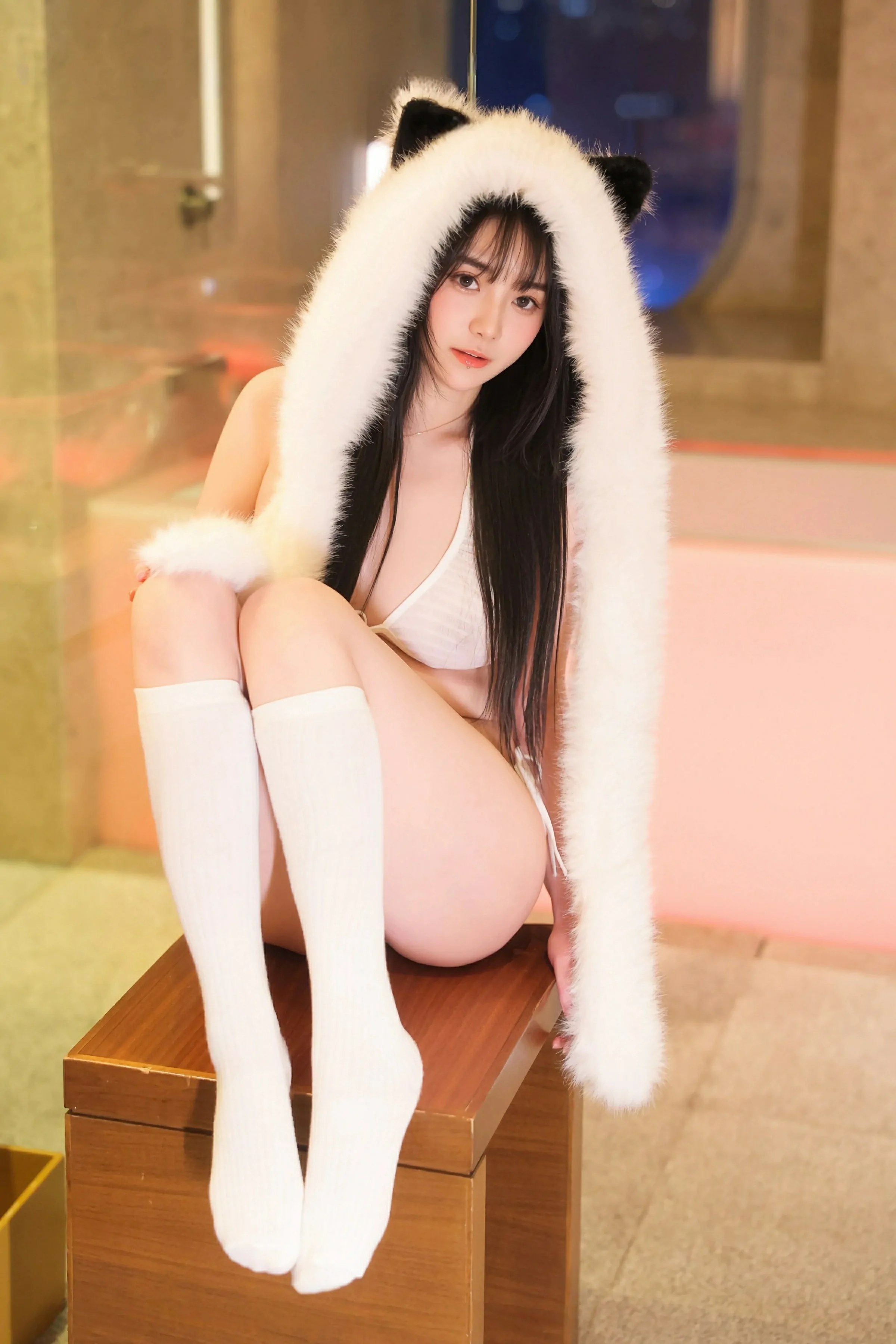 [XiuRen秀人网] 2025.05.21 No.10302 软情 白色情趣内衣 白色丝袜 性感写真 [68+1P]