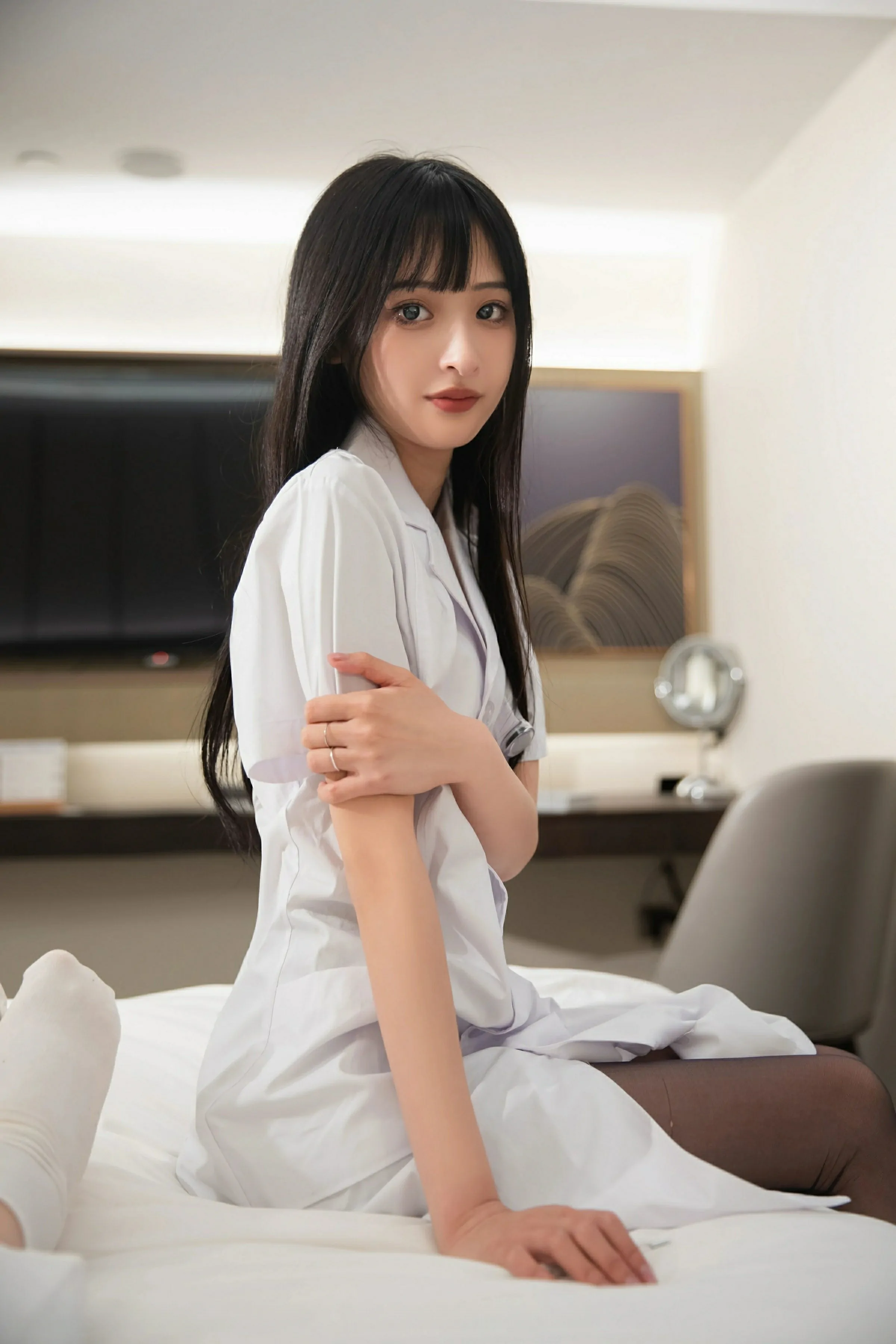[XiuRen秀人网] 2025.06.06 No.10373 茂木希子 白色护士服 魅惑黑丝 性感写真 [80+1P]