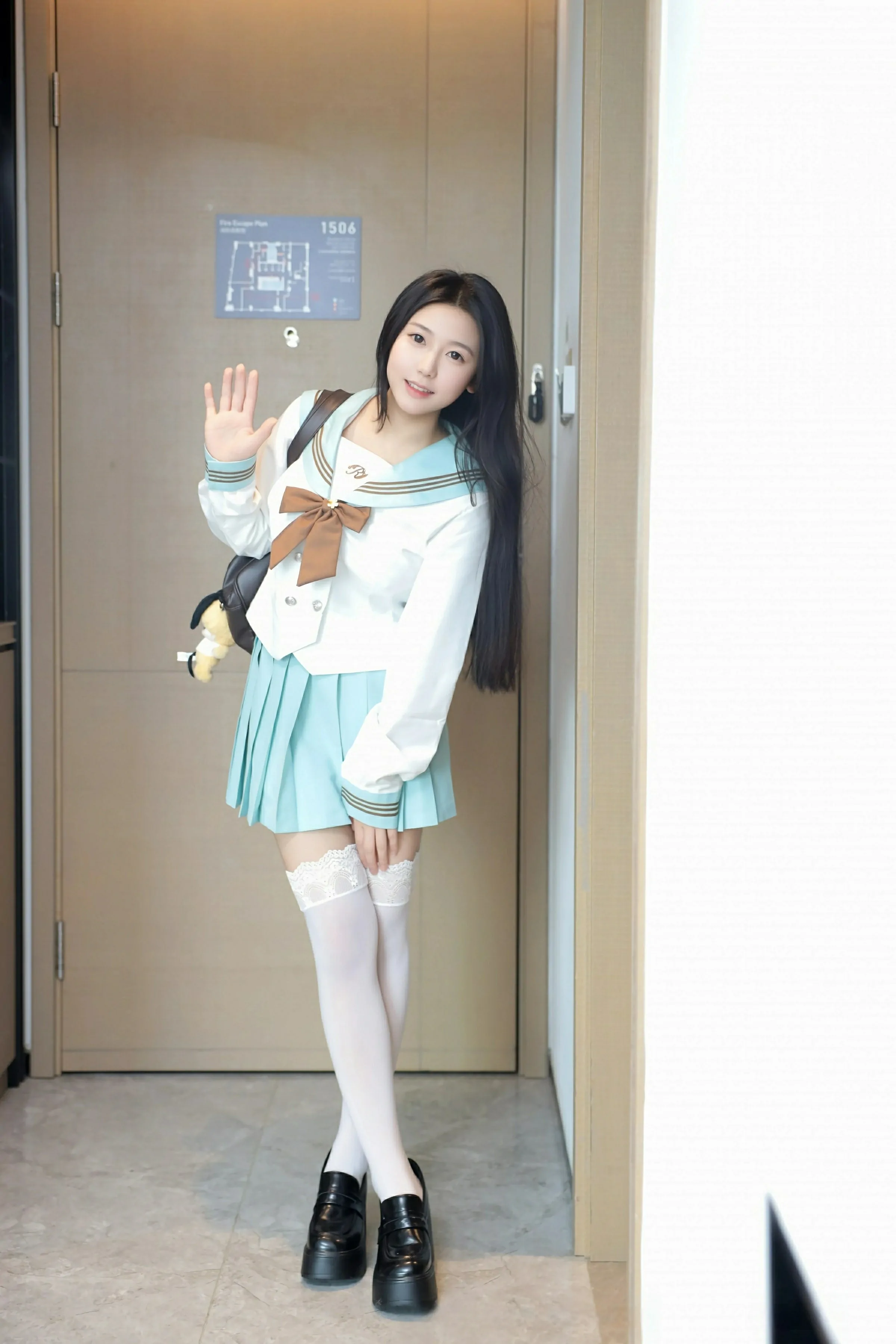 [XiuRen秀人网] 2025.06.09 No.10379 林嘉馨 新人首套写真 性感JK制服白色丝袜 [93+1P]