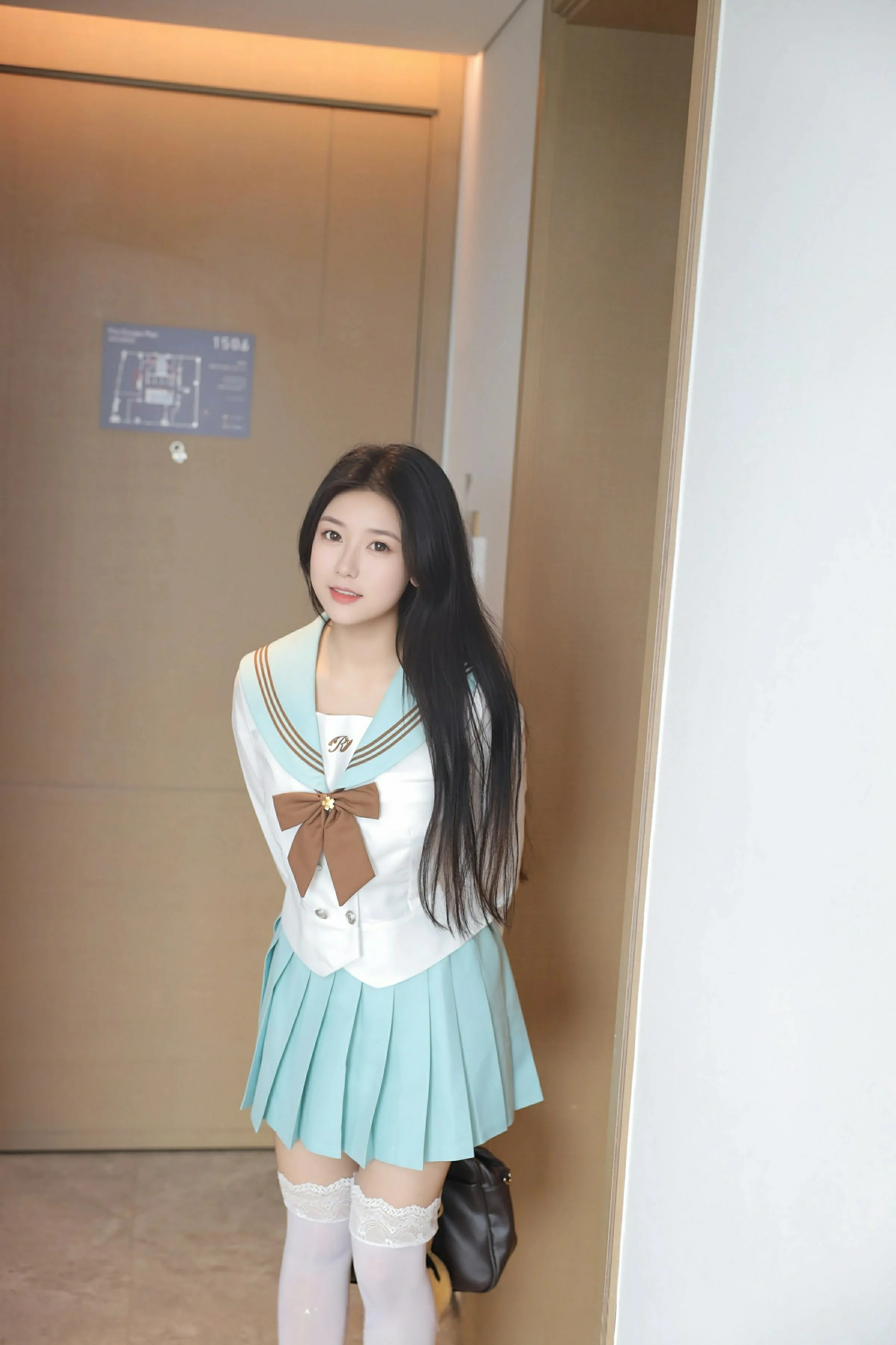 [XiuRen秀人网] 2025.06.09 No.10379 林嘉馨 新人首套写真 性感JK制服白色丝袜 [93+1P]