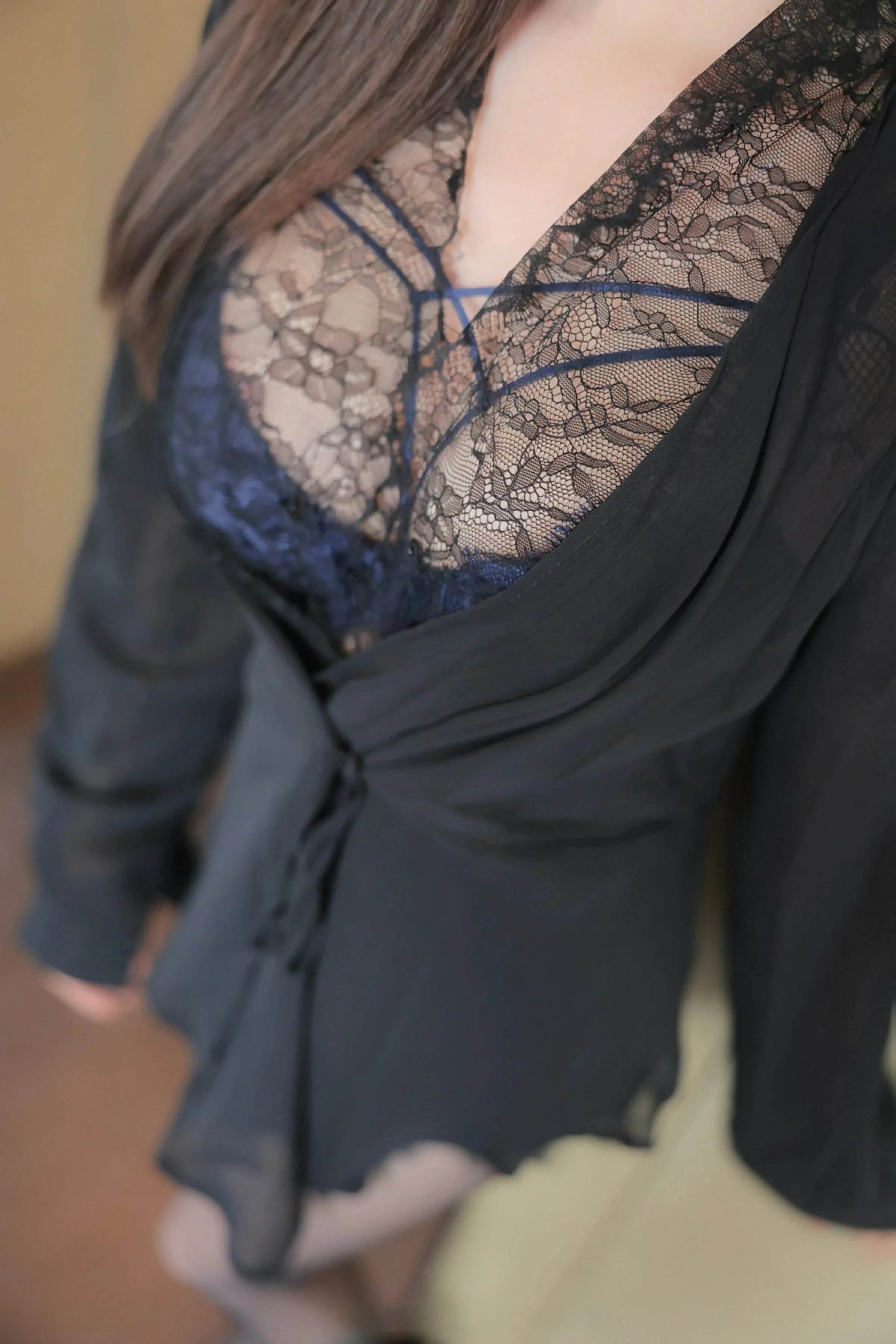 [XiuRen秀人网] 2025.06.09 No.10382 Annie_baby 蕾丝情趣服饰 魅惑黑丝 性感写真 [72+1P]