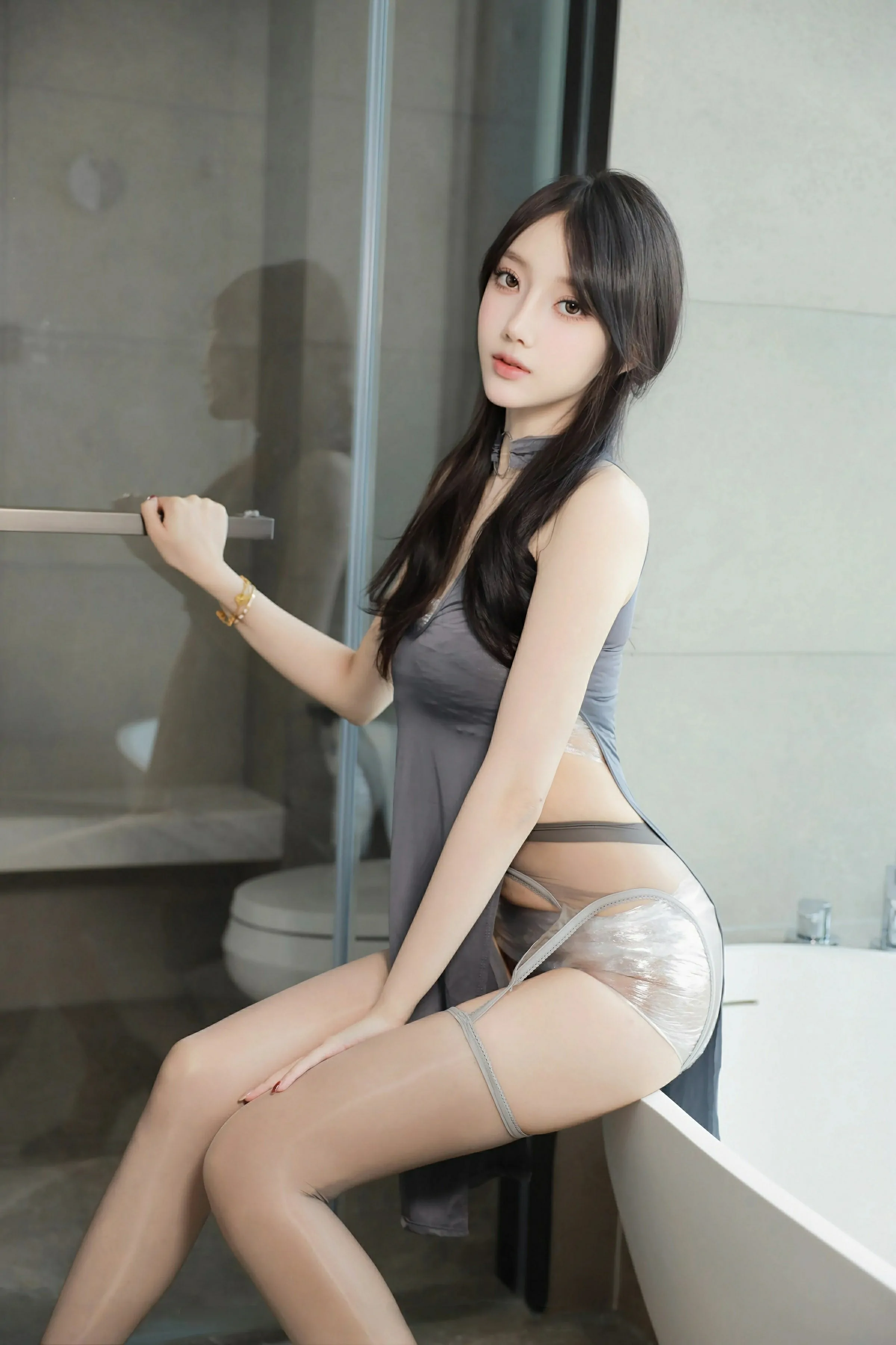 [XiuRen秀人网] 2025.06.19 No.10435 玥儿玥er 性感灰色情趣服饰 灰色丝袜 金华心愿旅拍写真 [75+1P]