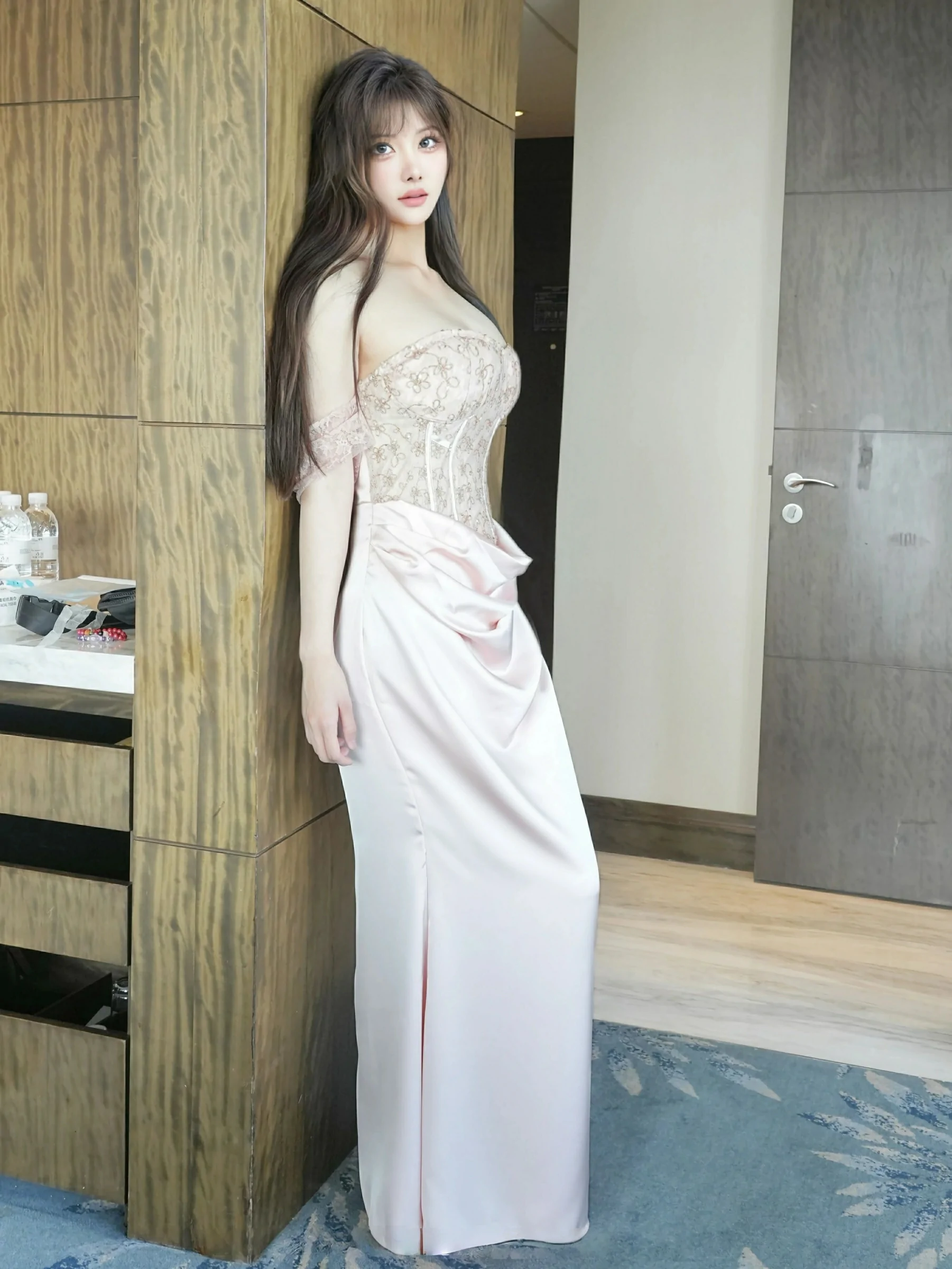 [XiuRen秀人网] 2025.06.20 No.10438 梨霜儿 白色蕾丝内衣 白色丝袜 性感写真 [82+1P]
