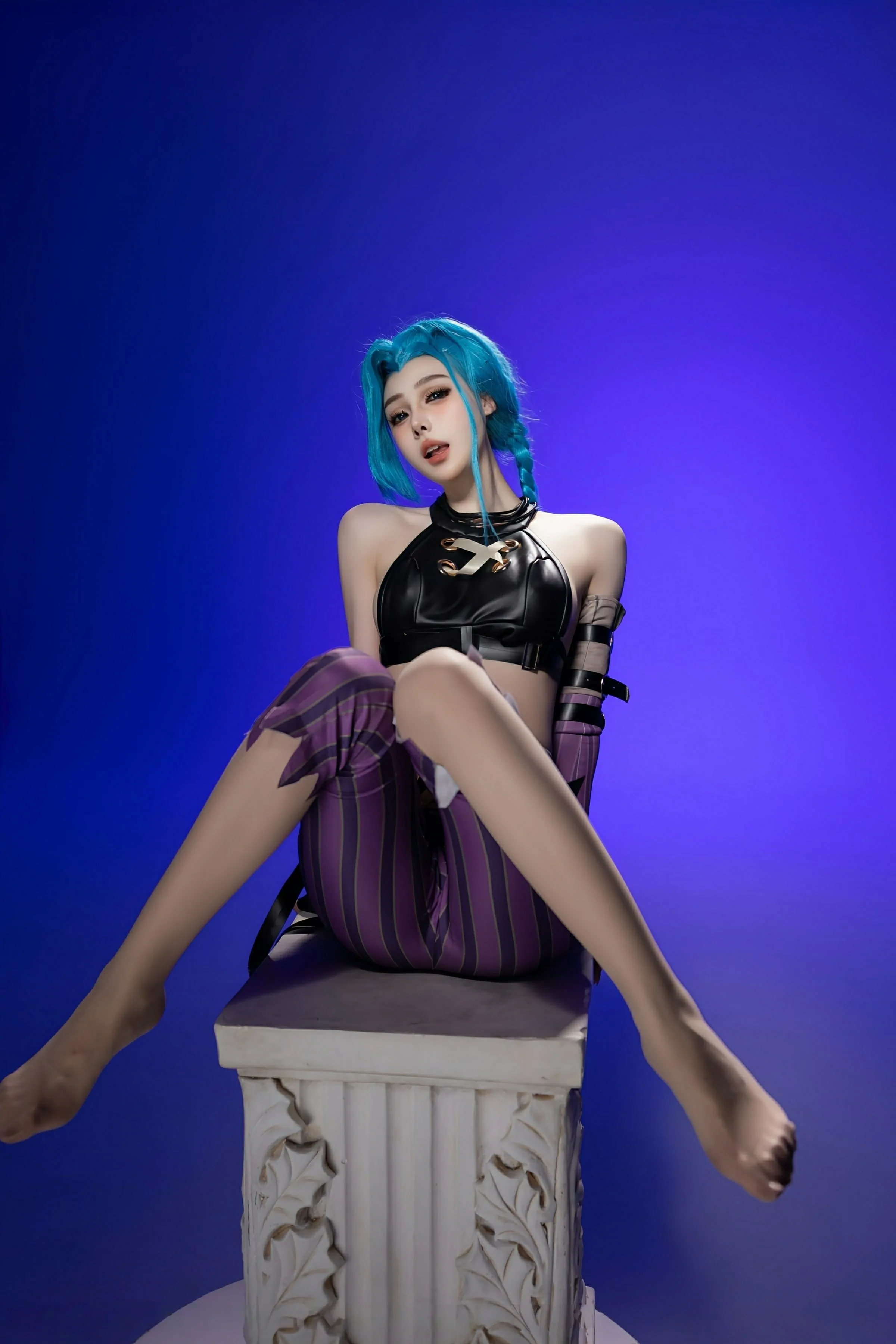[XiuRen秀人网] 2025.06.27 No.10479 小逗逗 cosplay装扮 诱人肉色丝袜 卡塔尔旅拍写真 [79+1P]