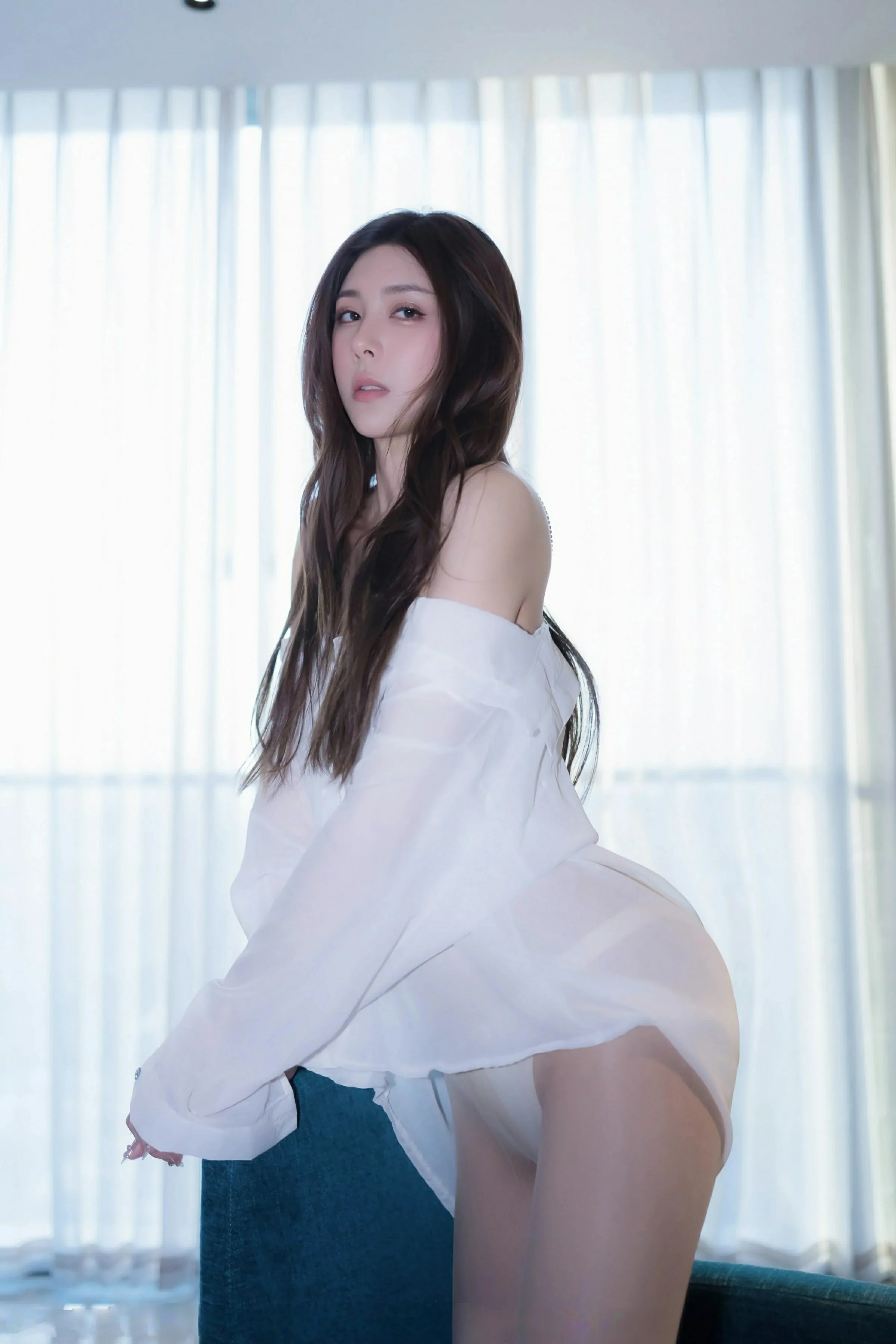 [XiuRen秀人网] 2025.07.03 No.10502 悦兮 浴室场景 极致美腿 性感写真 [85+1P]