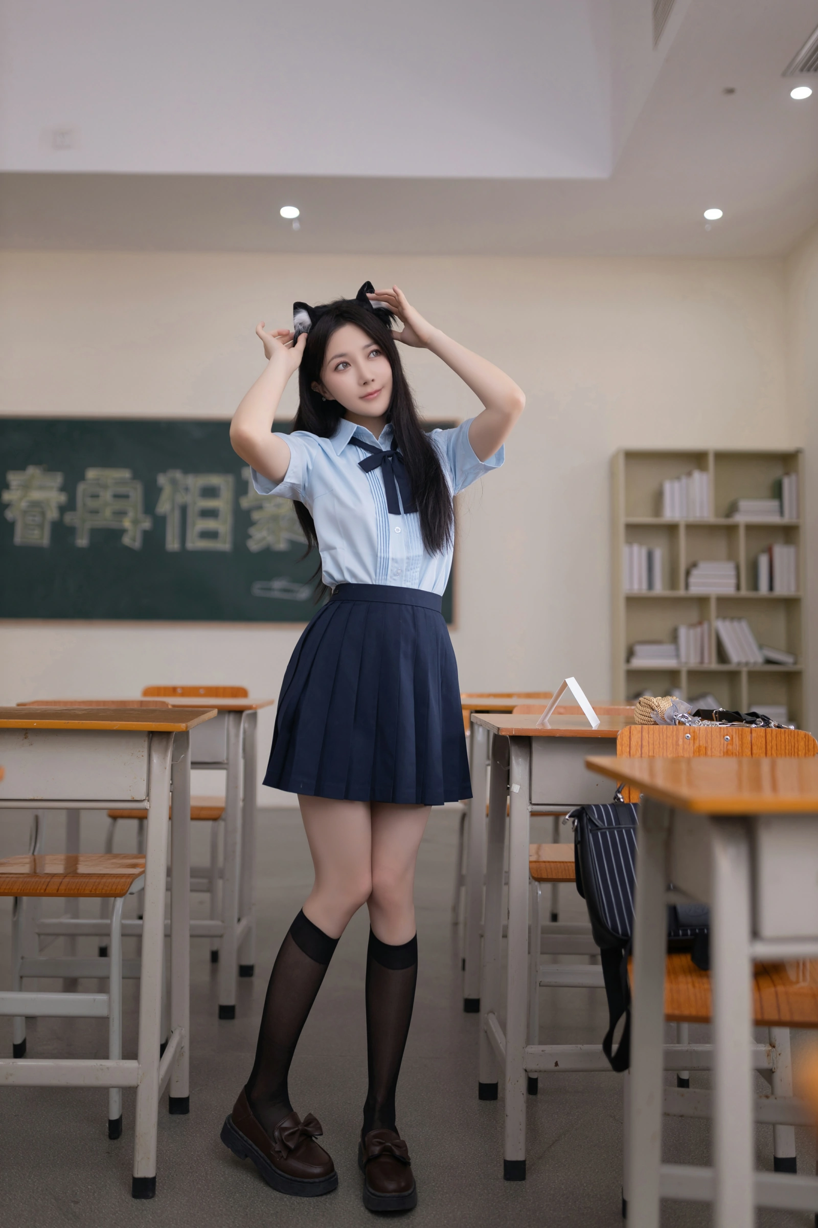 [秀人内购] 鱼子酱Fish 诱人私拍福利 班长的礼物