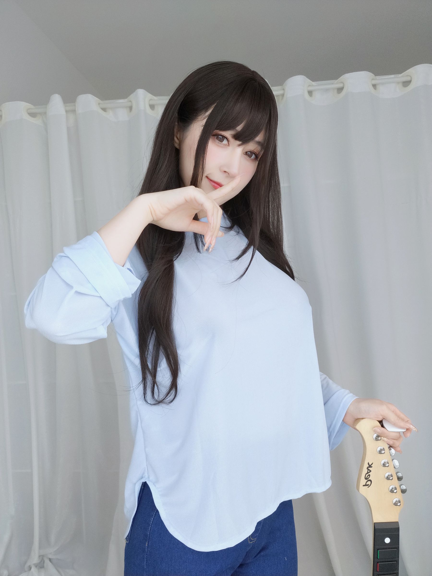 [COSPLAY] Coser小姐姐白银 – 妹は服を着てください