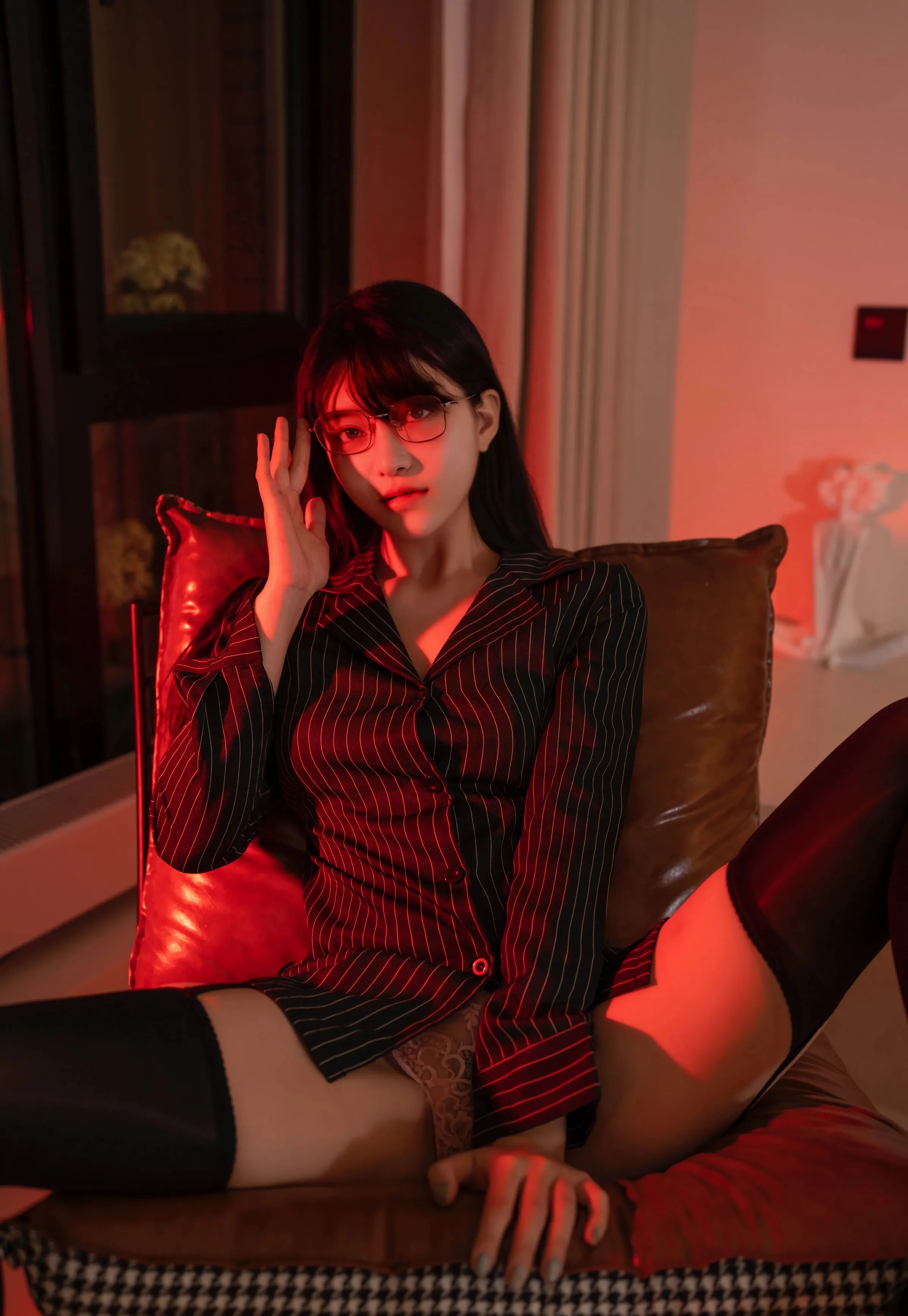 [XINGYAN星颜社] 2025.07.30 VOL.376 白露lulu 黑色衬衫 魅惑黑丝 性感写真 [71+1P]
