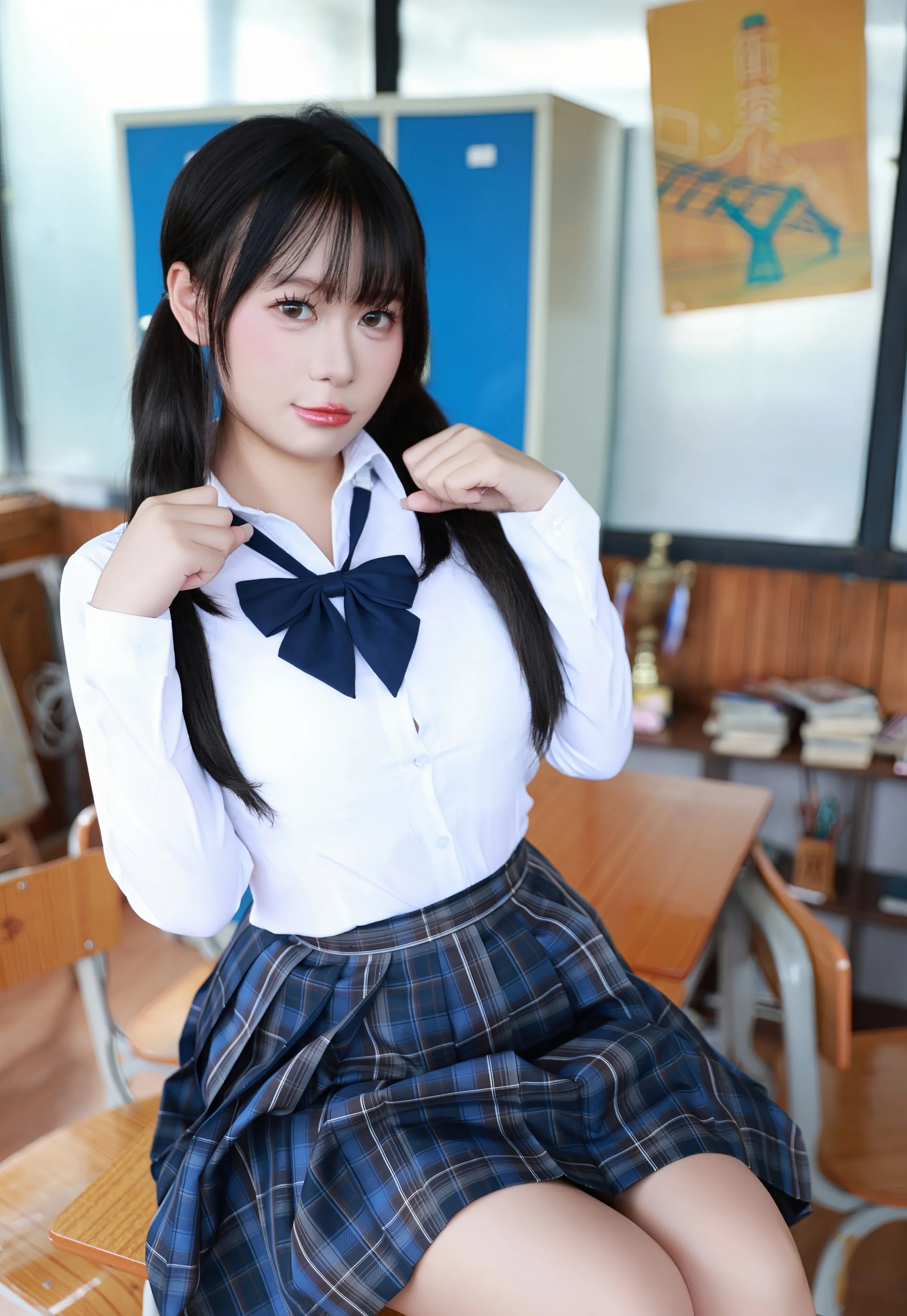 [XiuRen秀人网] 2025.07.31 No.10602 水泽 新人首套写真 性感JK制服诱人白色丝袜 [85+1P]