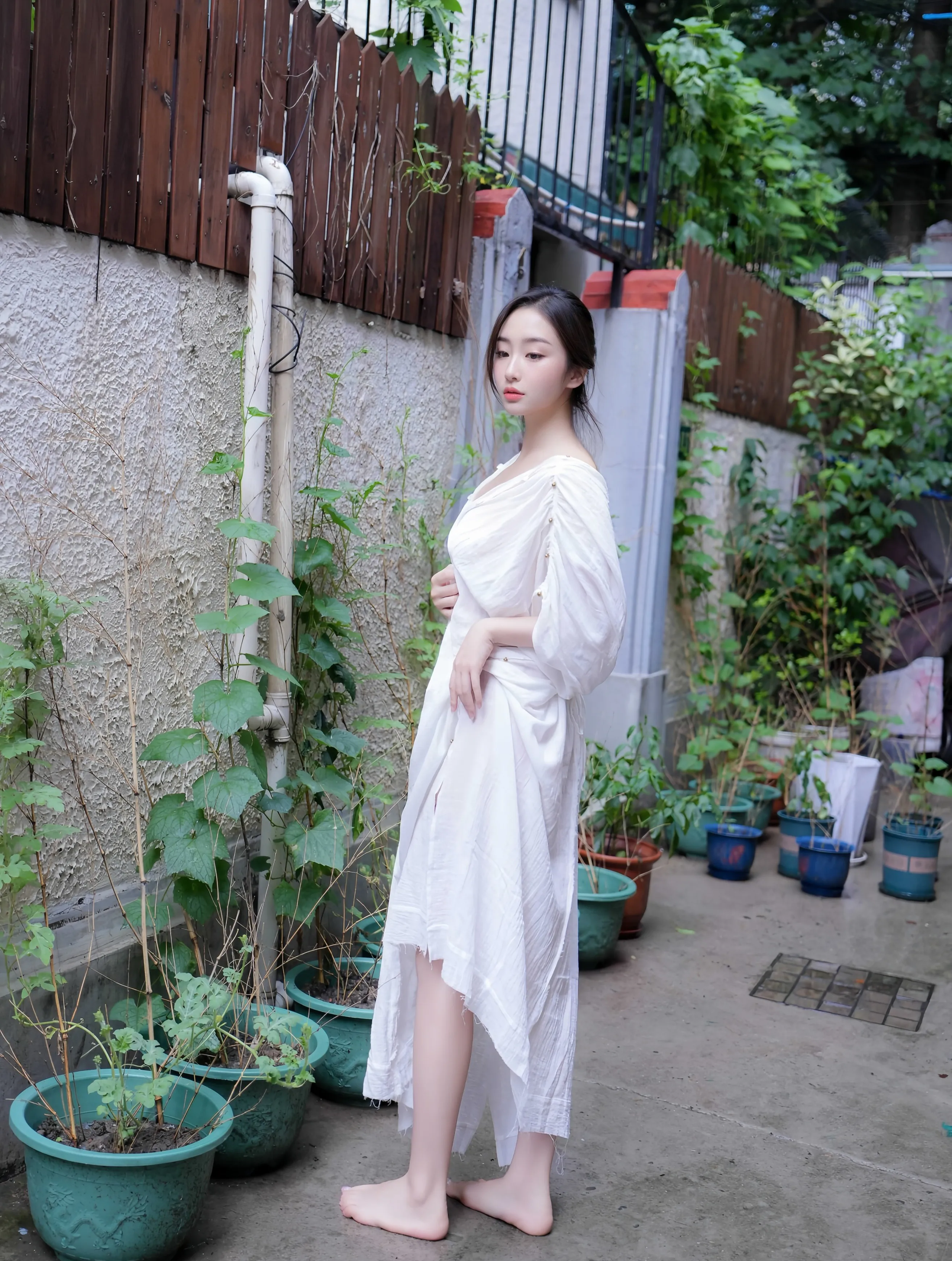 [XiuRen秀人网] 2025.07.31 No.10603 楠芝 白色长袍 性感写真 [77+1P]
