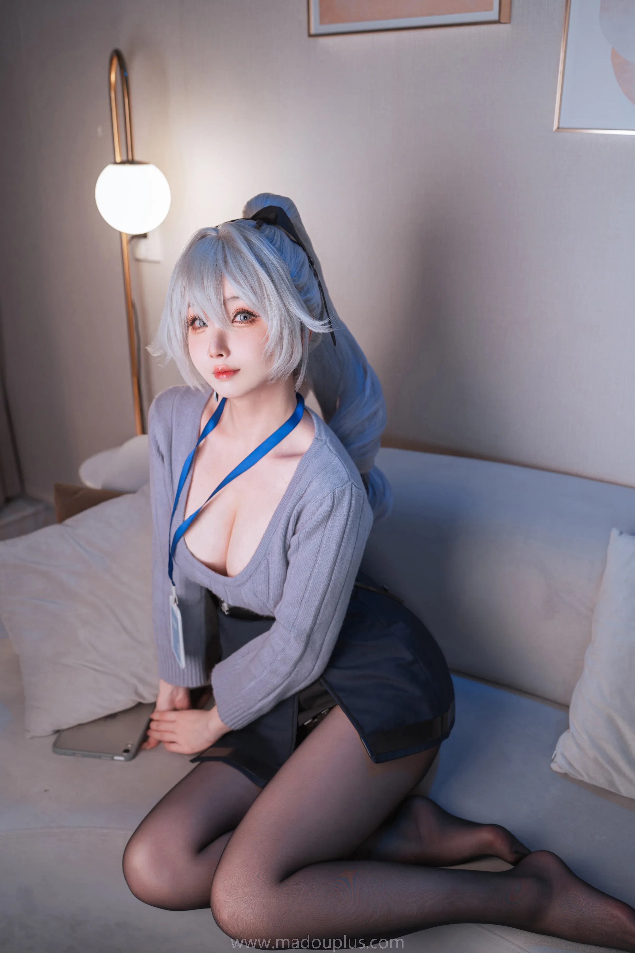 [COSPLAY]rioko凉凉子 – 布洛妮娅OL 大鸭鸭