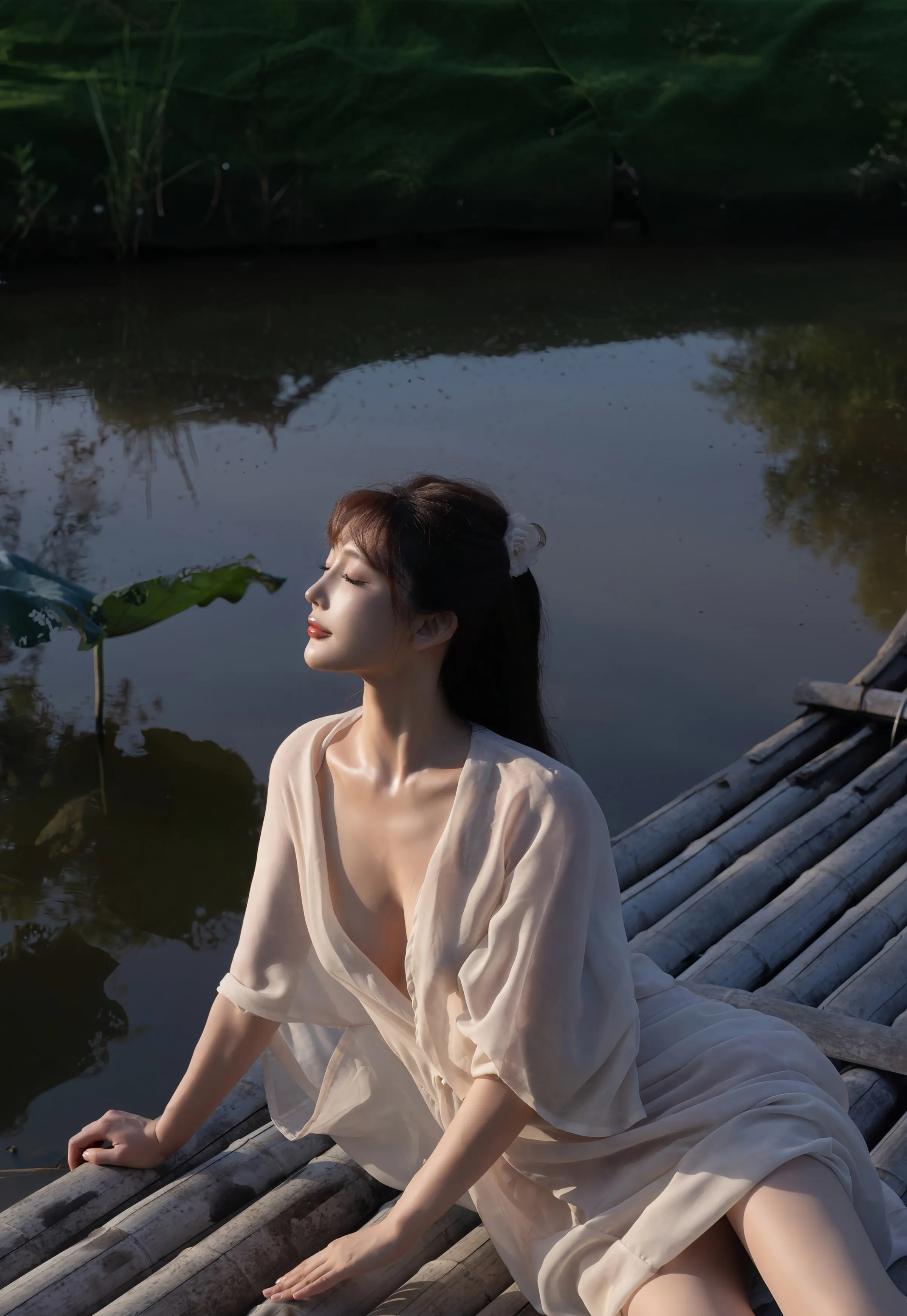 [XiuRen秀人网] 2025.08.07 No.10630 陆萱萱 浅色薄纱 诱人肉色丝袜 性感写真 [76+1P]