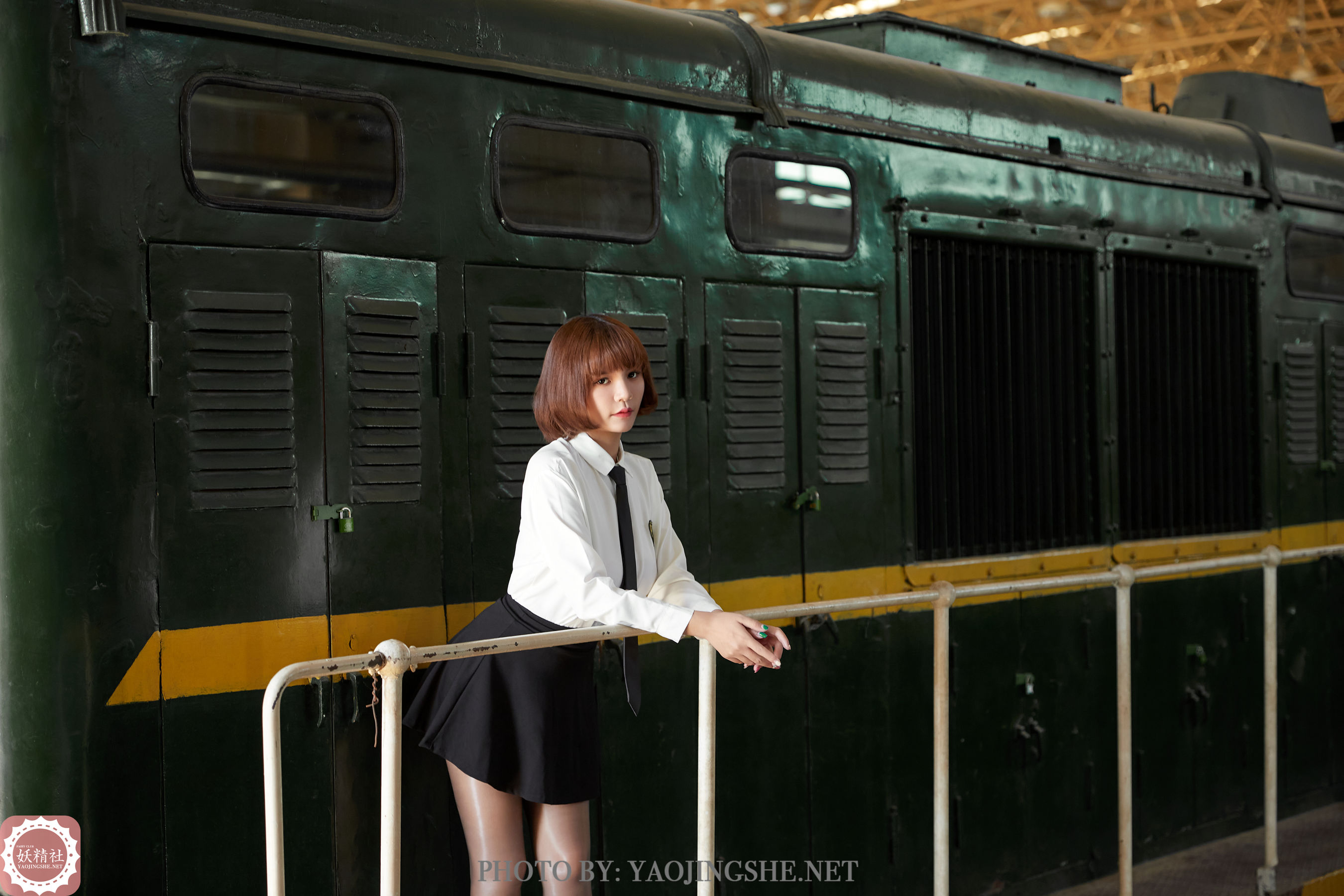[妖精社] T2048《唐飞飞-可爱JK》[70P]