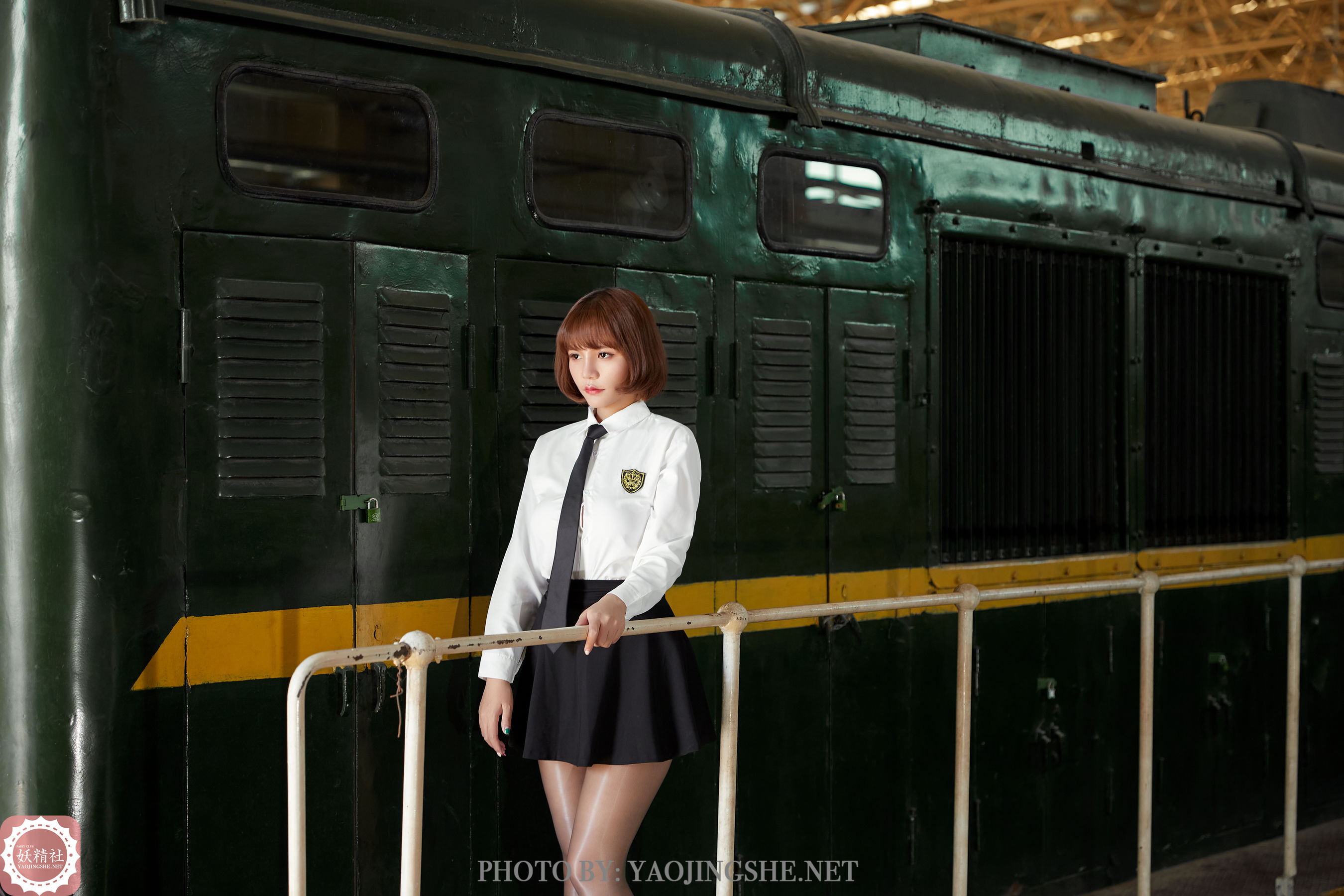 [妖精社] T2048《唐飞飞-可爱JK》[70P]