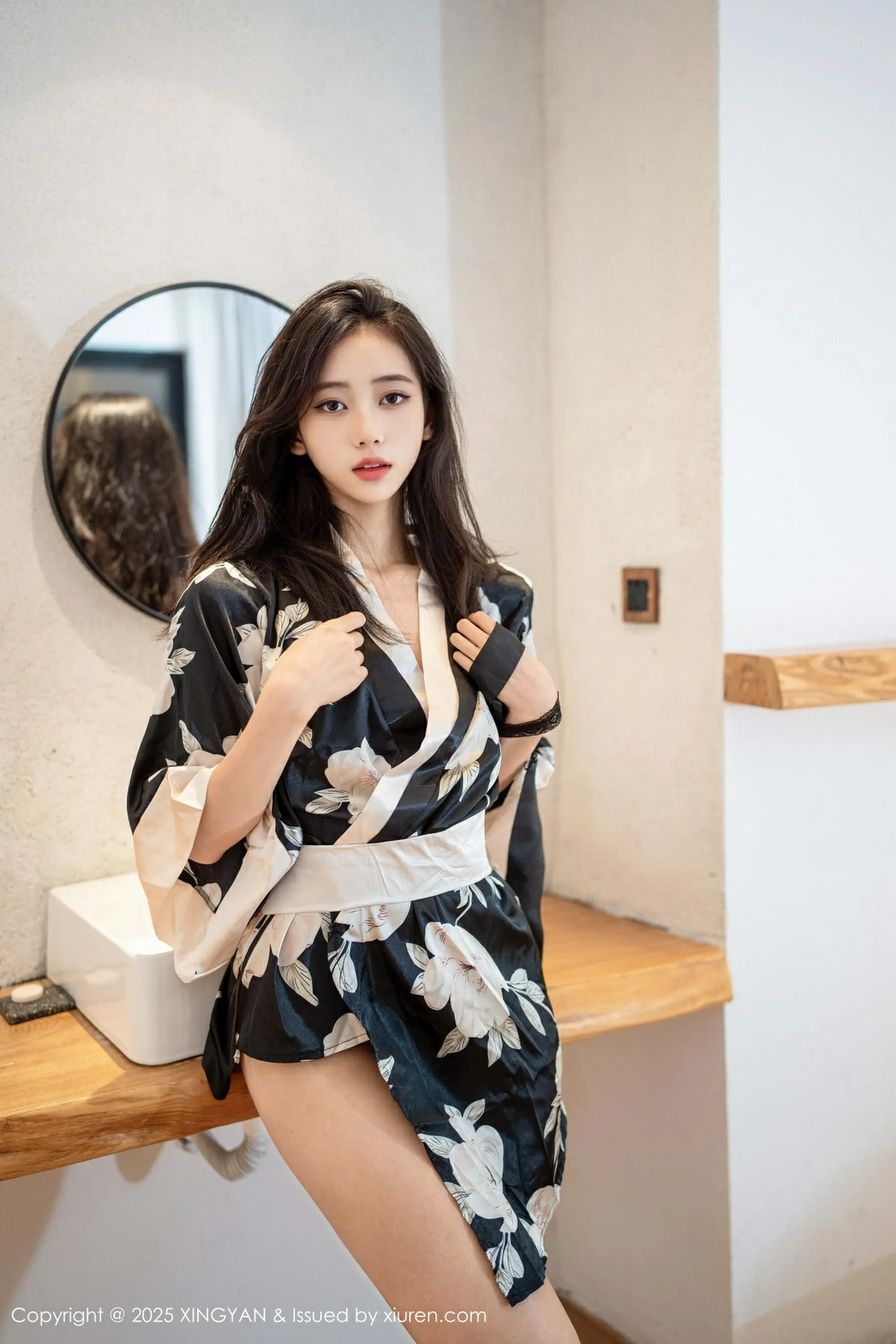 [XINGYAN星颜社] 2025.08.14 VOL.383 时安安 黑白色连衣短裙 性感写真 [71+1P]