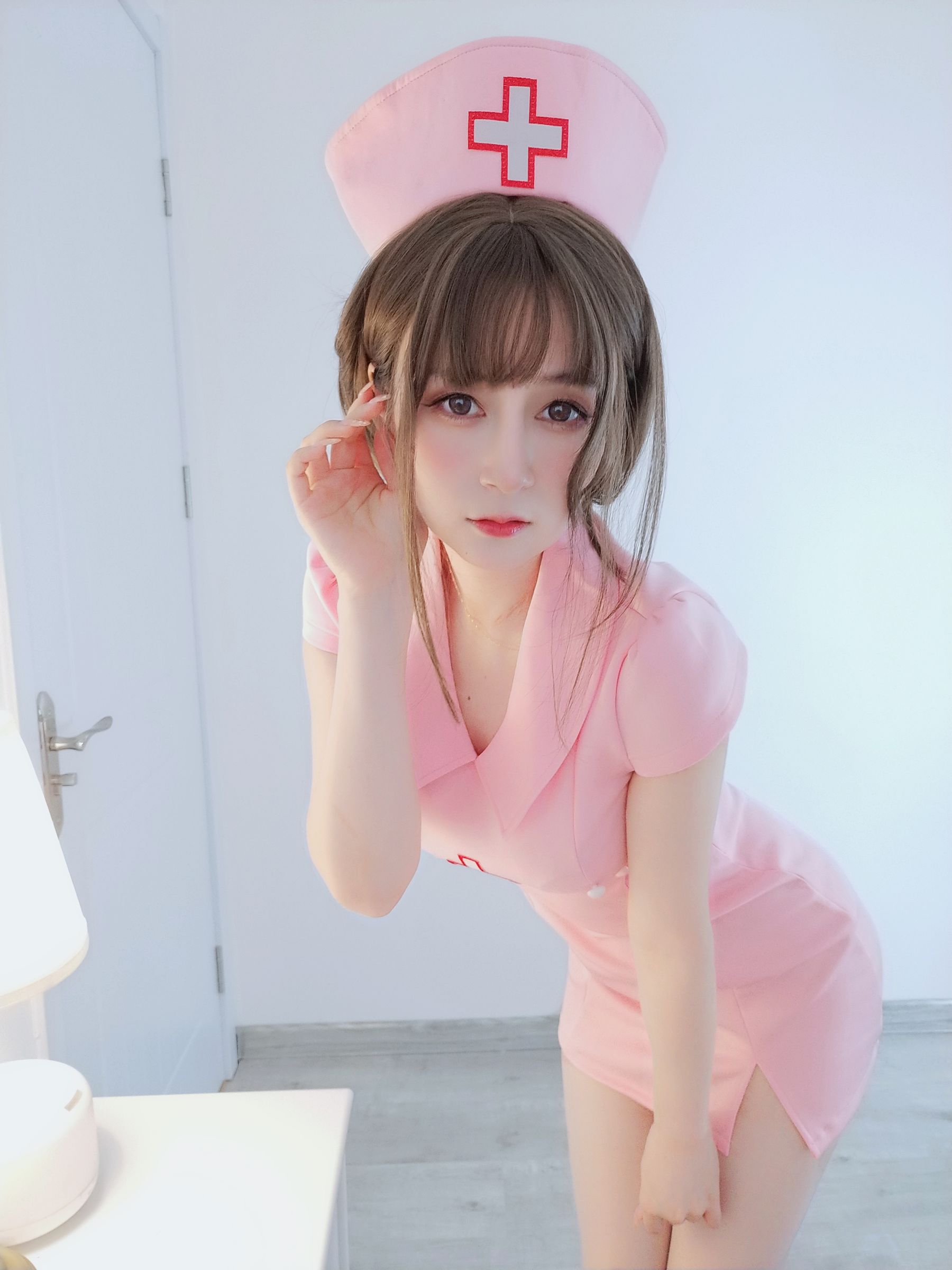 [COSPLAY] Coser小姐姐白银 – 夜间的私人护士