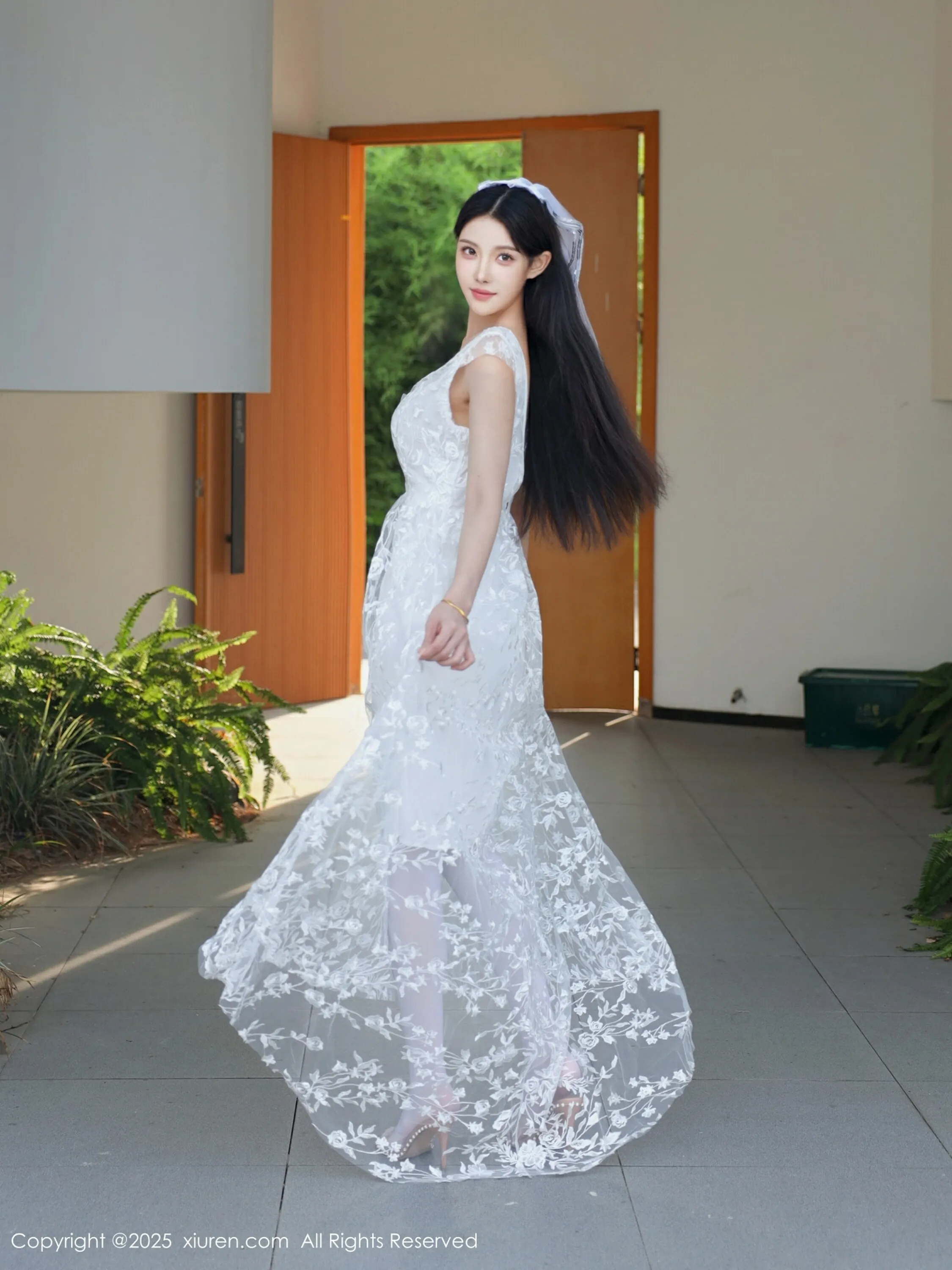 [XiuRen秀人网] 2025.08.18 No.10661 梨霜儿 白色婚纱 性感写真 [82+1P]