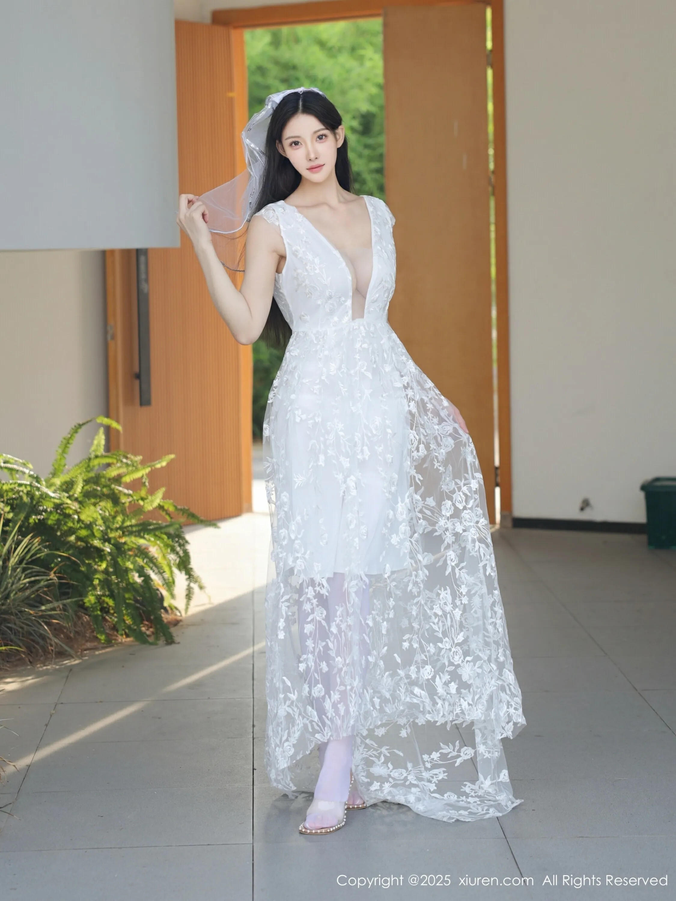 [XiuRen秀人网] 2025.08.18 No.10661 梨霜儿 白色婚纱 性感写真 [82+1P]