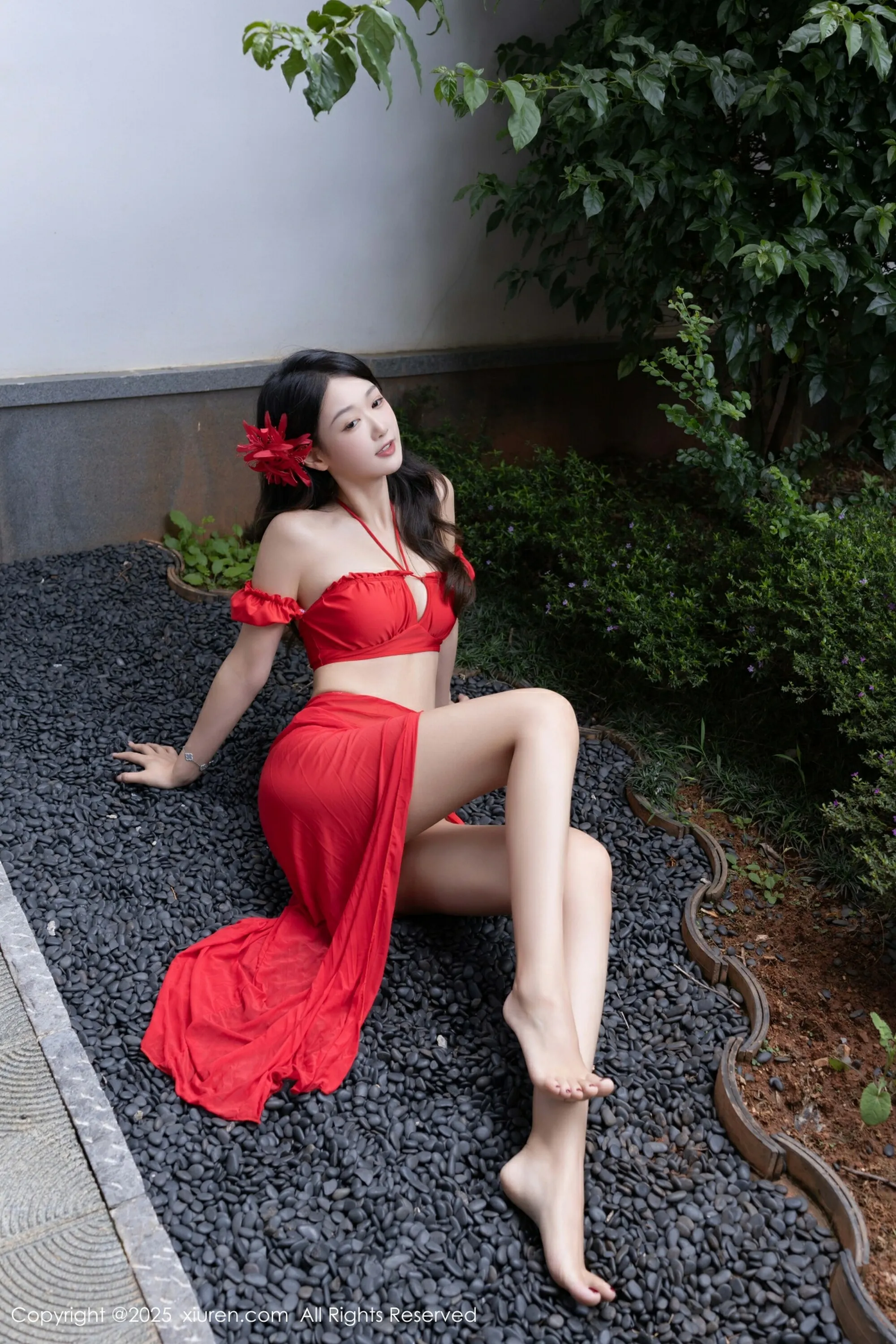 [XiuRen秀人网] 2025.08.18 No.10662 唐安琪 性感红色泳衣 昆明旅拍写真 [80+1P]