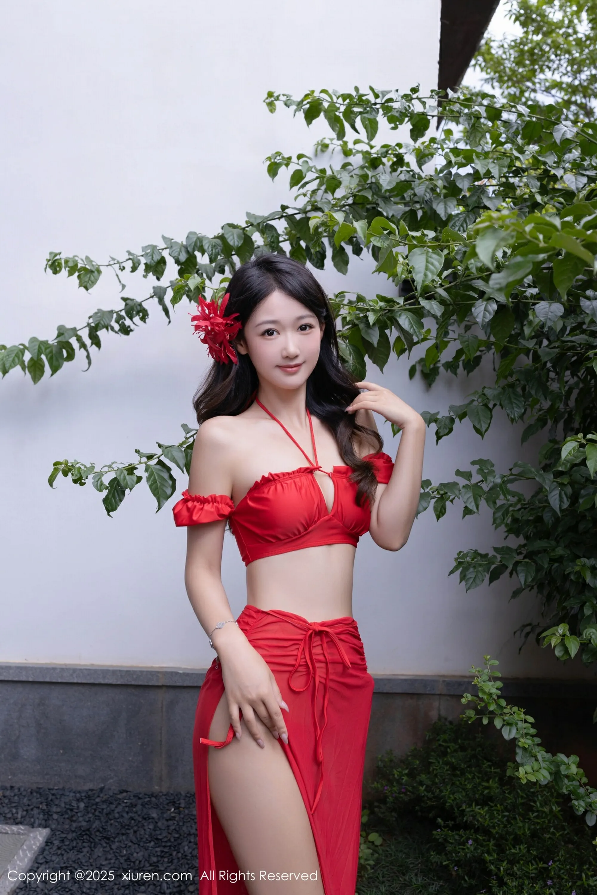 [XiuRen秀人网] 2025.08.18 No.10662 唐安琪 性感红色泳衣 昆明旅拍写真 [80+1P]