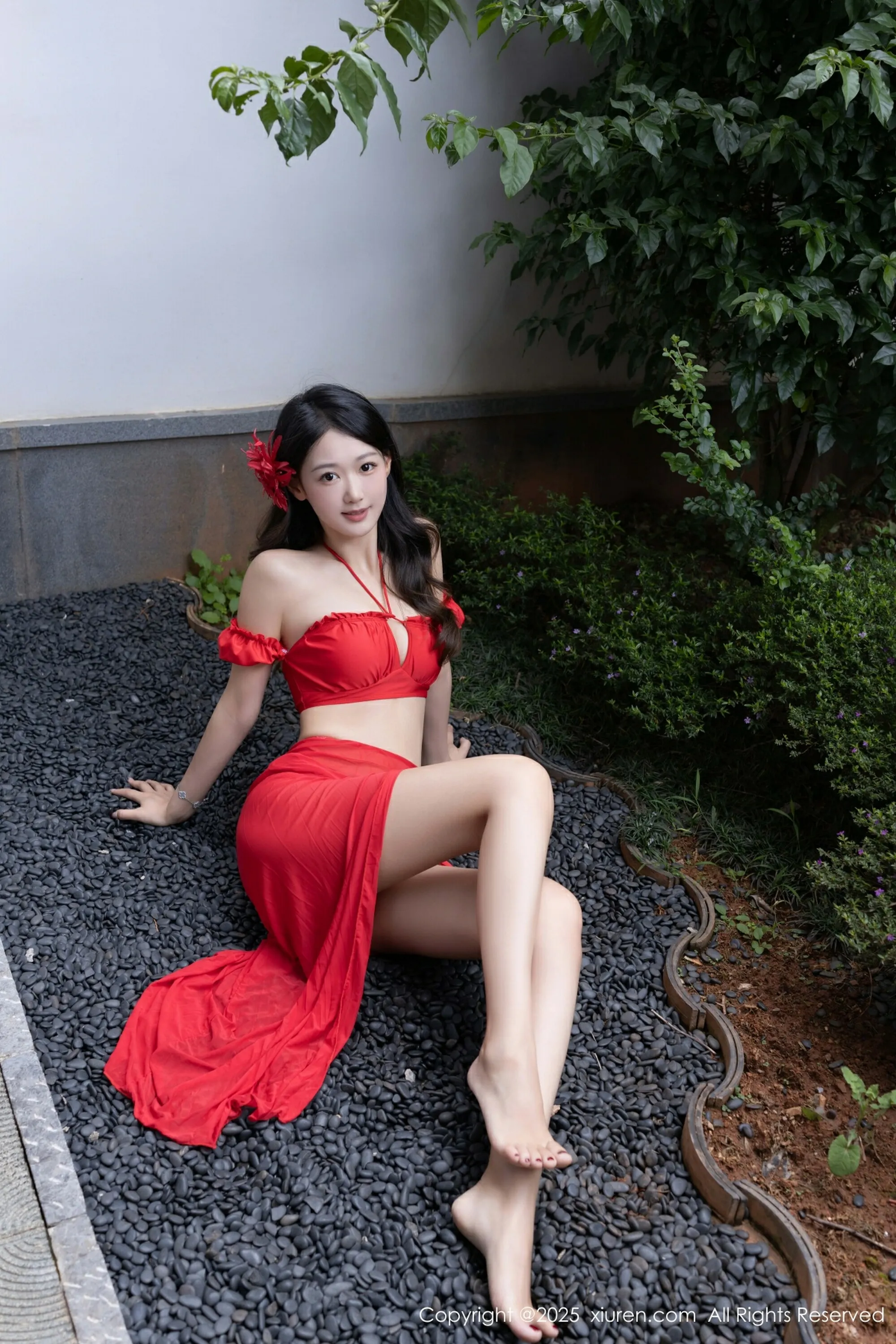 [XiuRen秀人网] 2025.08.18 No.10662 唐安琪 性感红色泳衣 昆明旅拍写真 [80+1P]