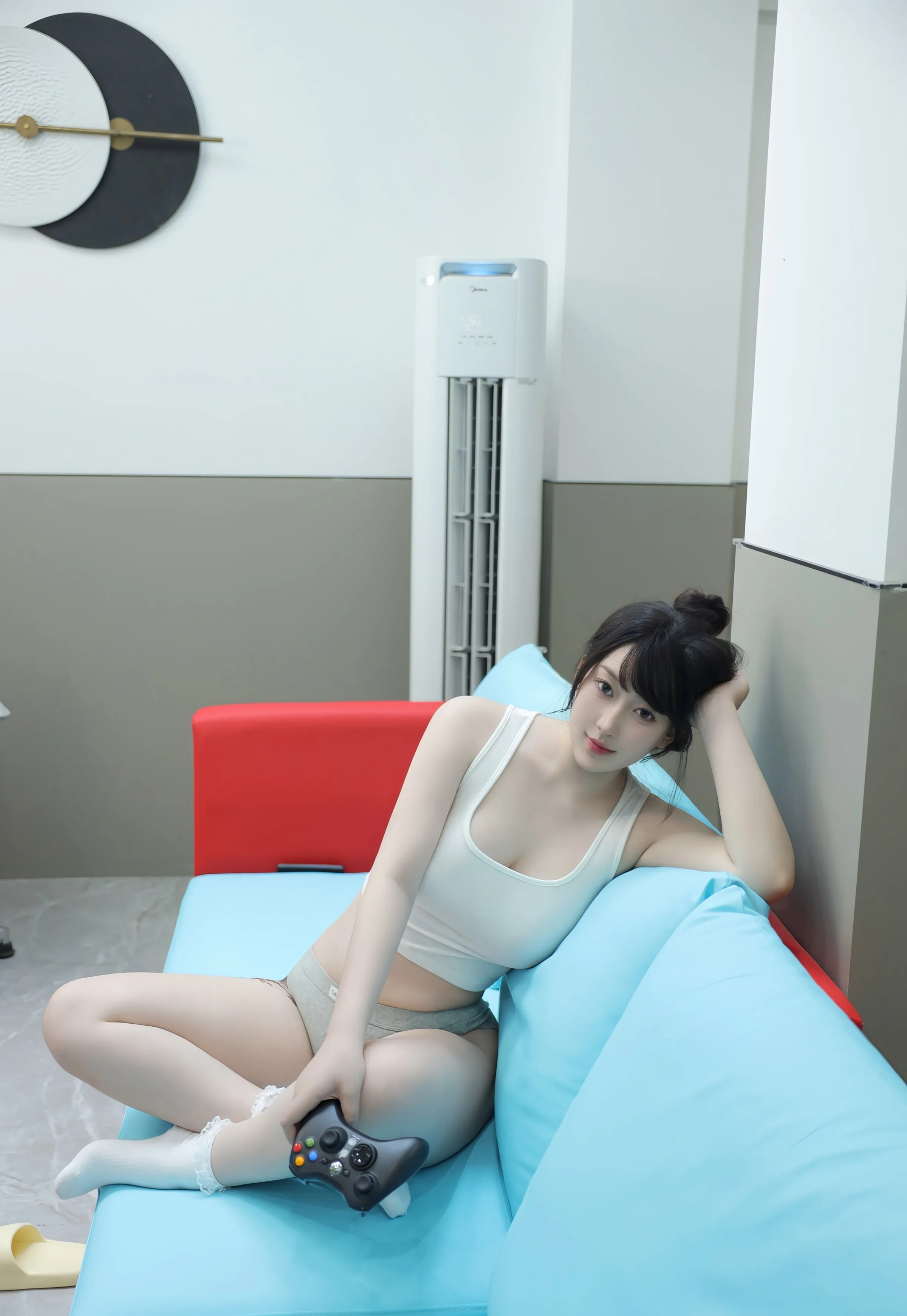 [XiuRen秀人网] 2025.08.21 No.10676 李沁恩lrene 白色T恤居家服 性感写真 [70+1P]