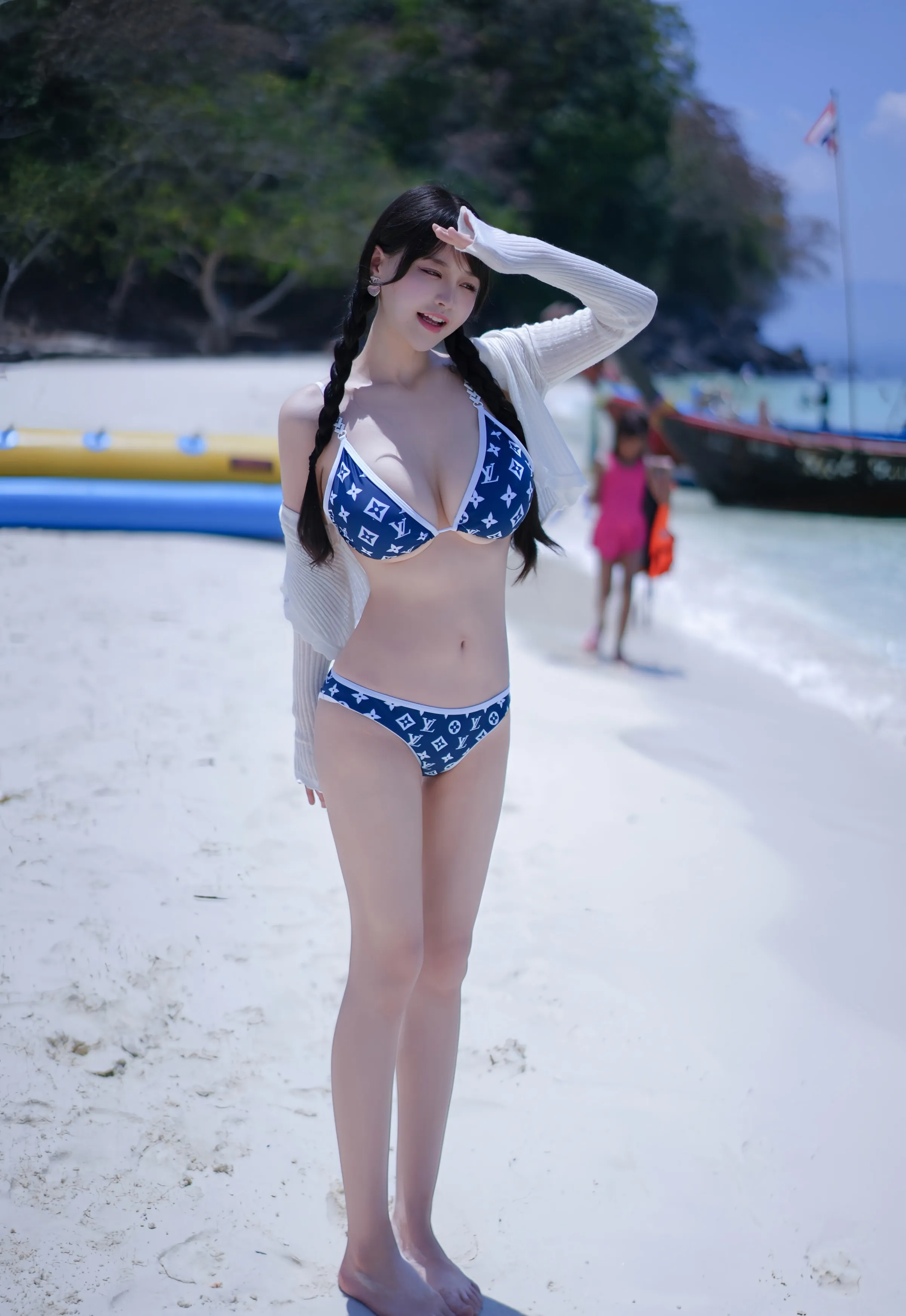 [XiuRen秀人网] 2025.08.28 No.10699 心上可Flora 白色情趣服 蓝色尾巴 [65+1P]