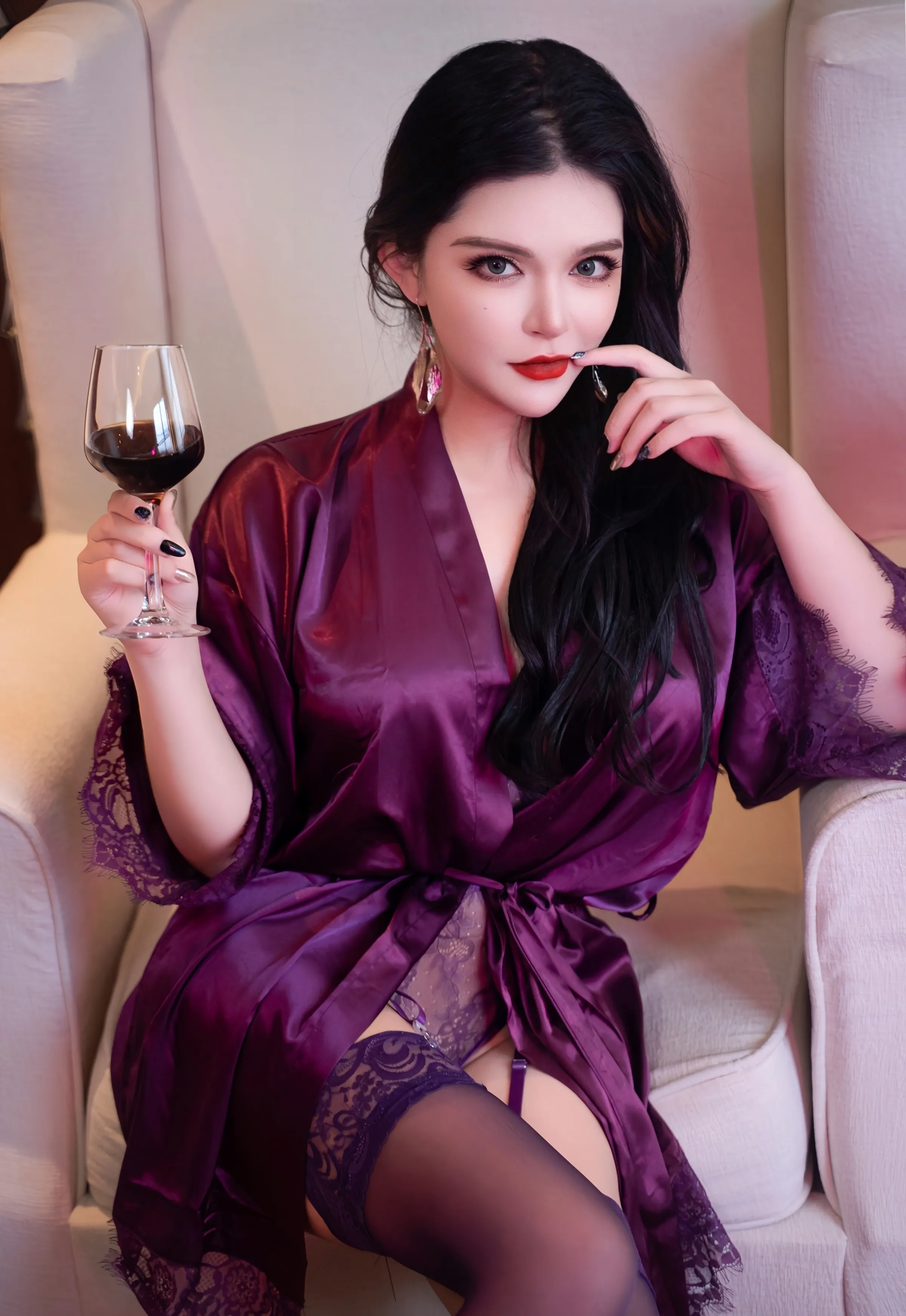 [XiuRen秀人网] 2025.08.28 No.10700 伊丽莎有点白 性感双写真合并发布 [60+1P]
