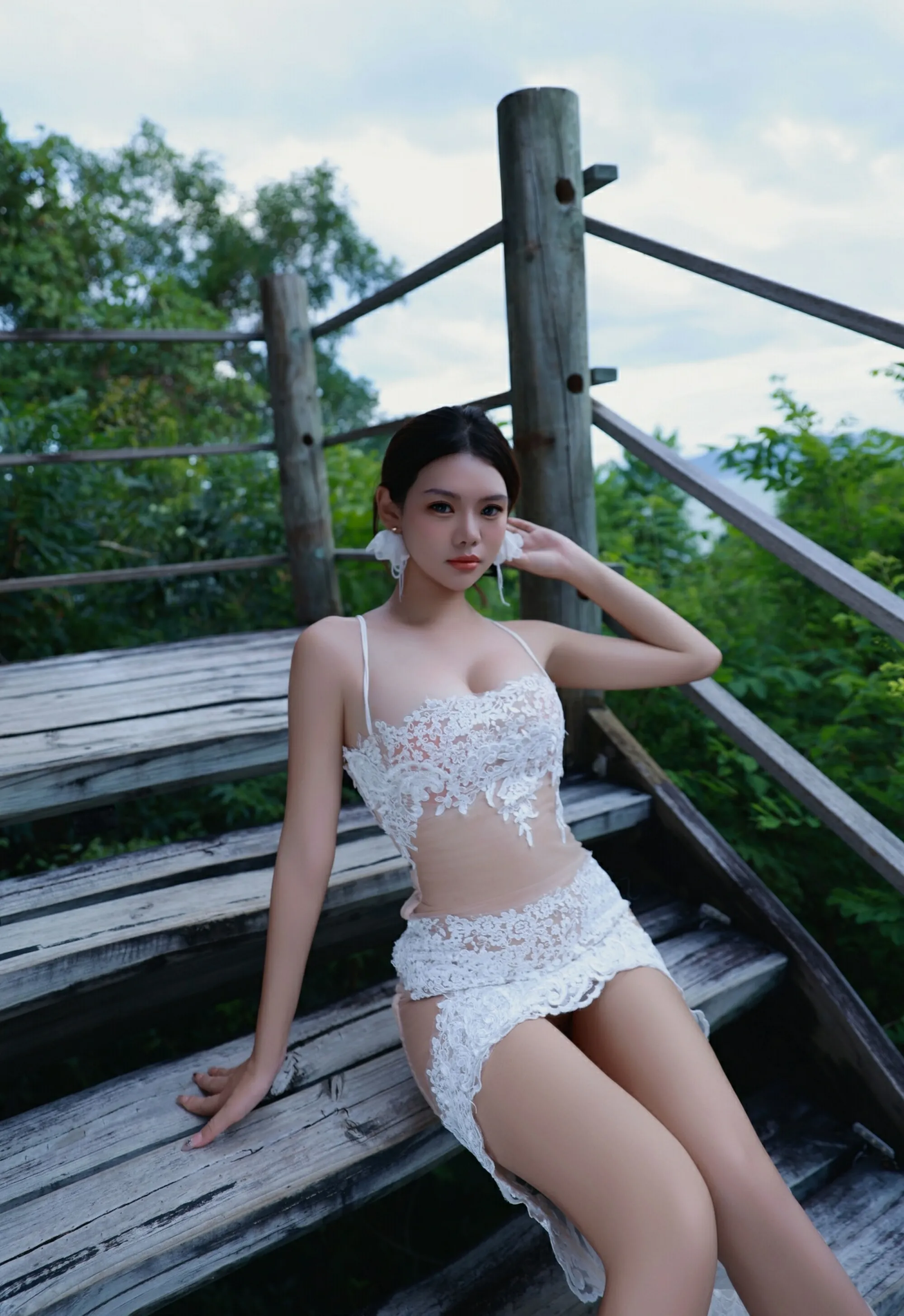 [XiuRen秀人网] 2025.09.03 No.10721 叮当DD 白色情趣 紫色丝袜 性感写真 [77+1P]