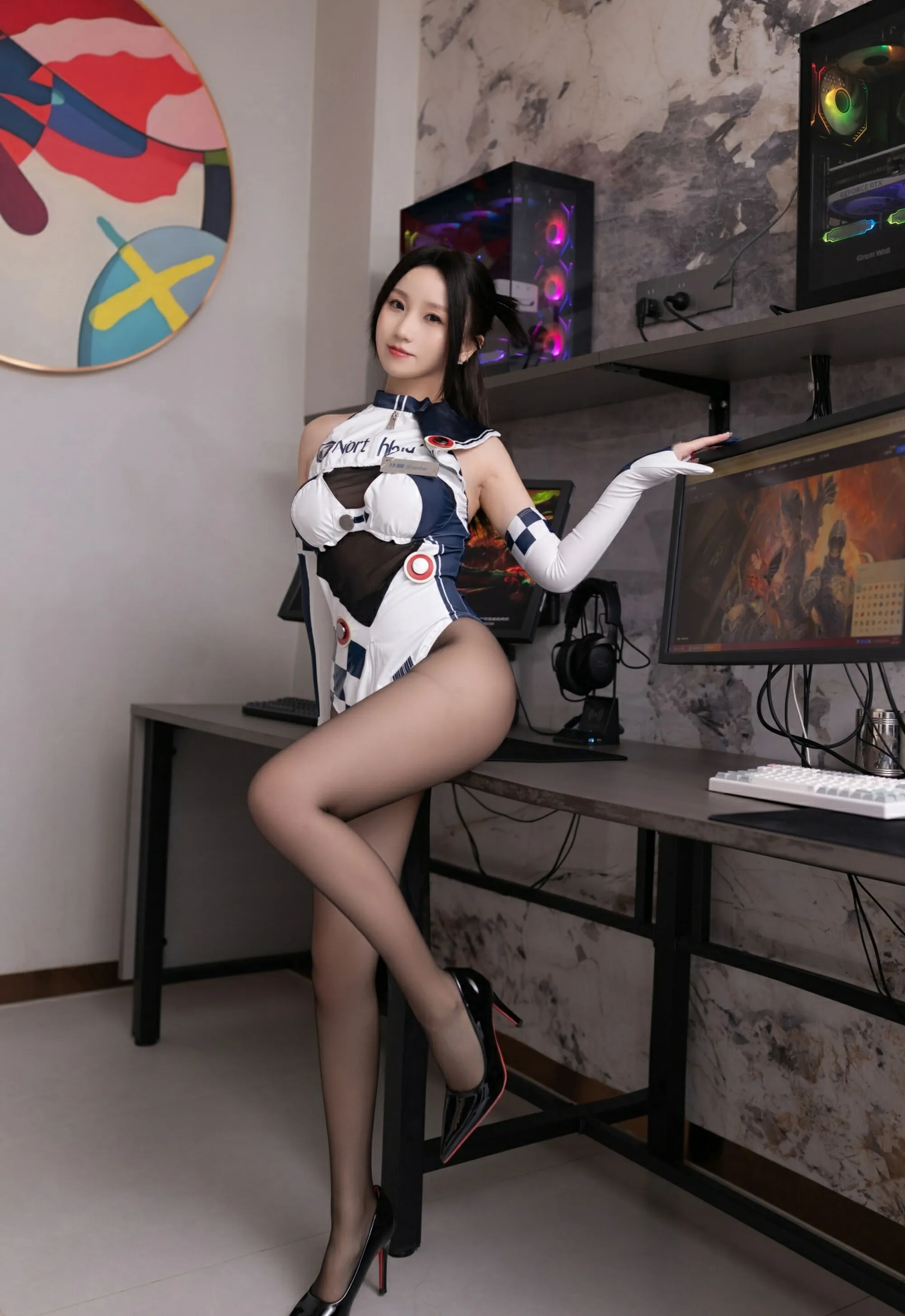 [XiuRen秀人网] 2025.09.03 No.10723 杏子Yada 性感cos服饰 魅惑黑丝 长沙旅拍写真 [72+1P]