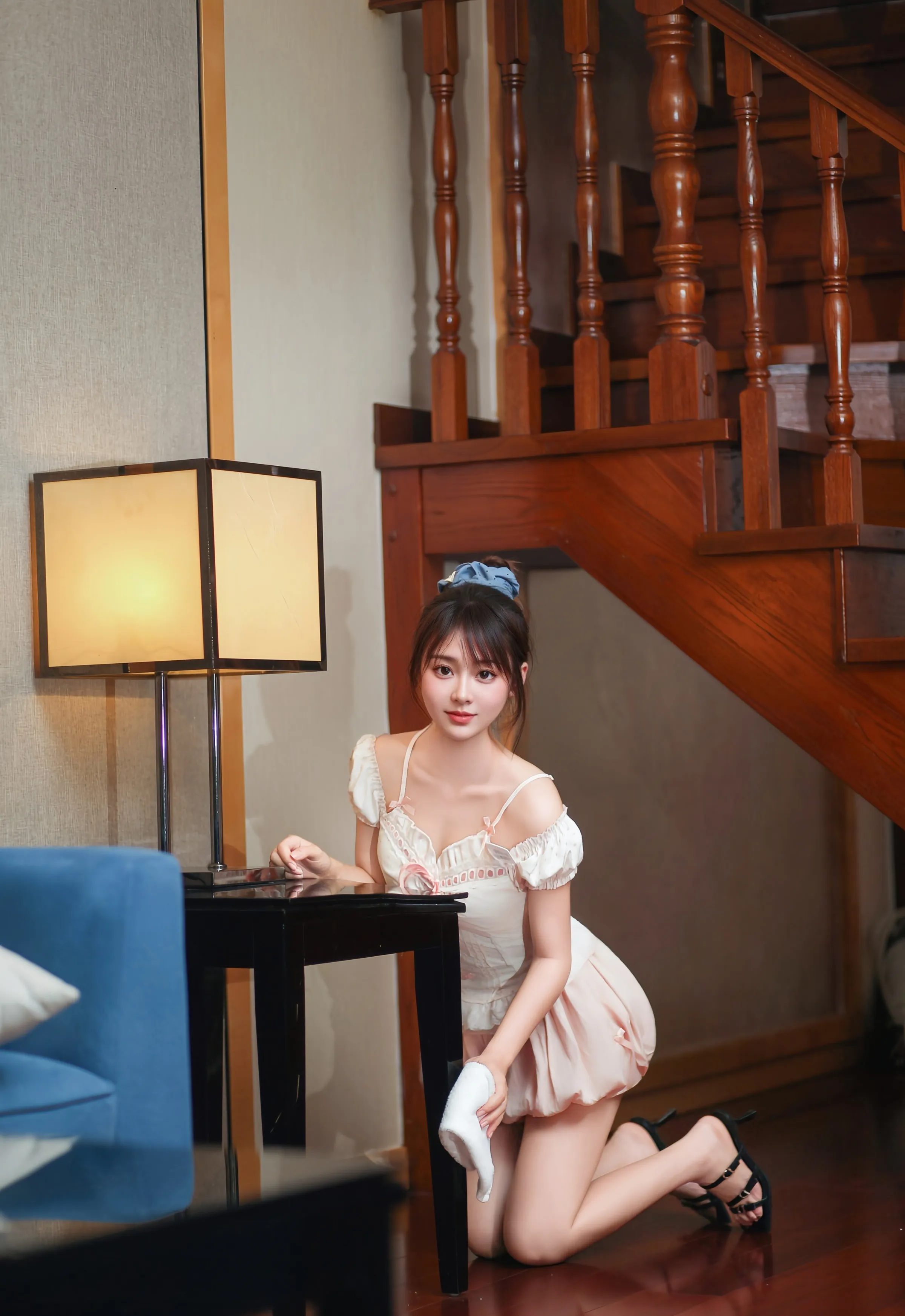 [XiuRen秀人网] 2025.09.05 No.10730 炎恬kitty 新人首套写真 性感粉色连衣短裙 [69+1P]