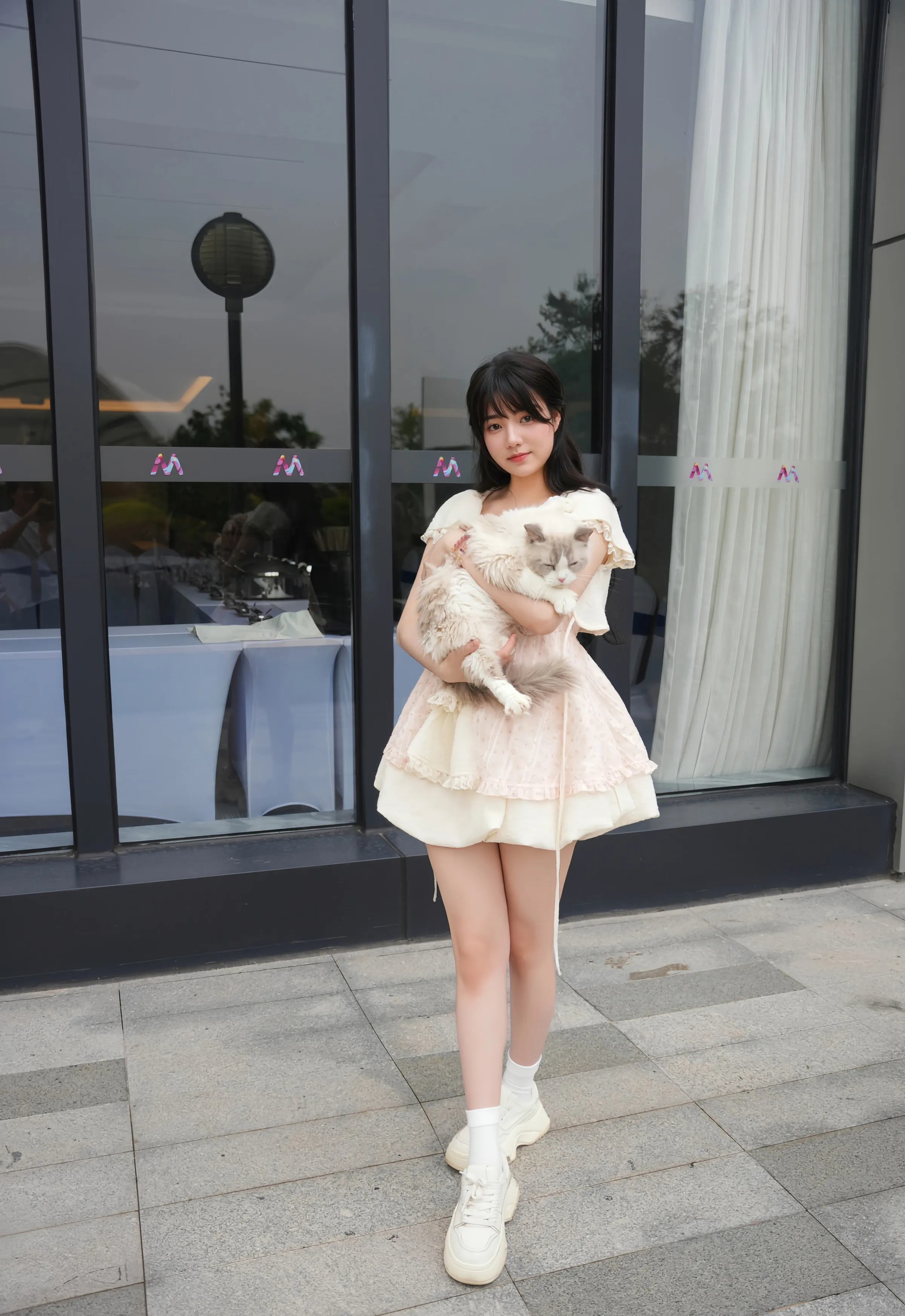 [XiuRen秀人网] 2025.09.05 No.10734 软情 浅色连衣短裙 性感写真 [75+1P]