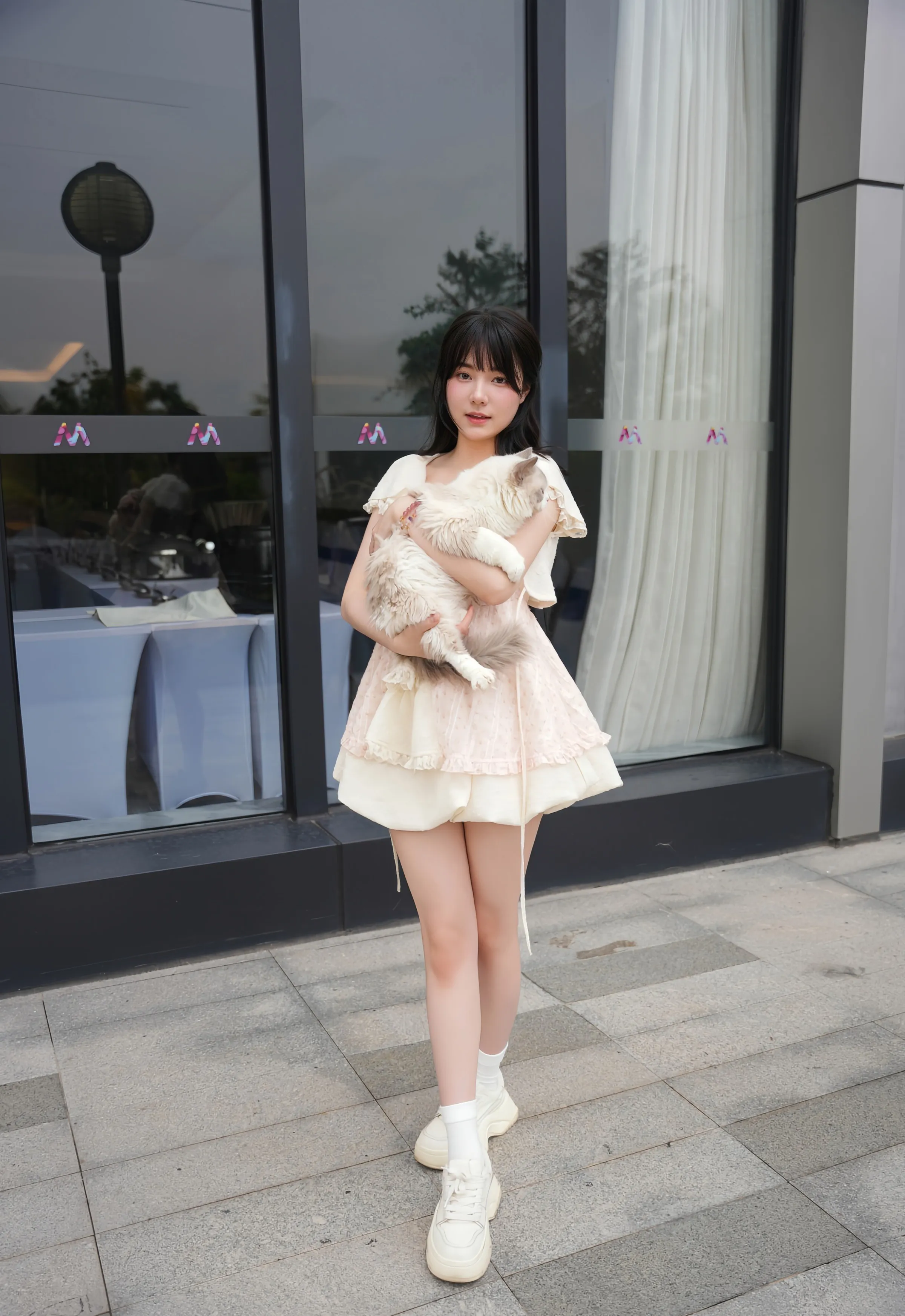 [XiuRen秀人网] 2025.09.05 No.10734 软情 浅色连衣短裙 性感写真 [75+1P]