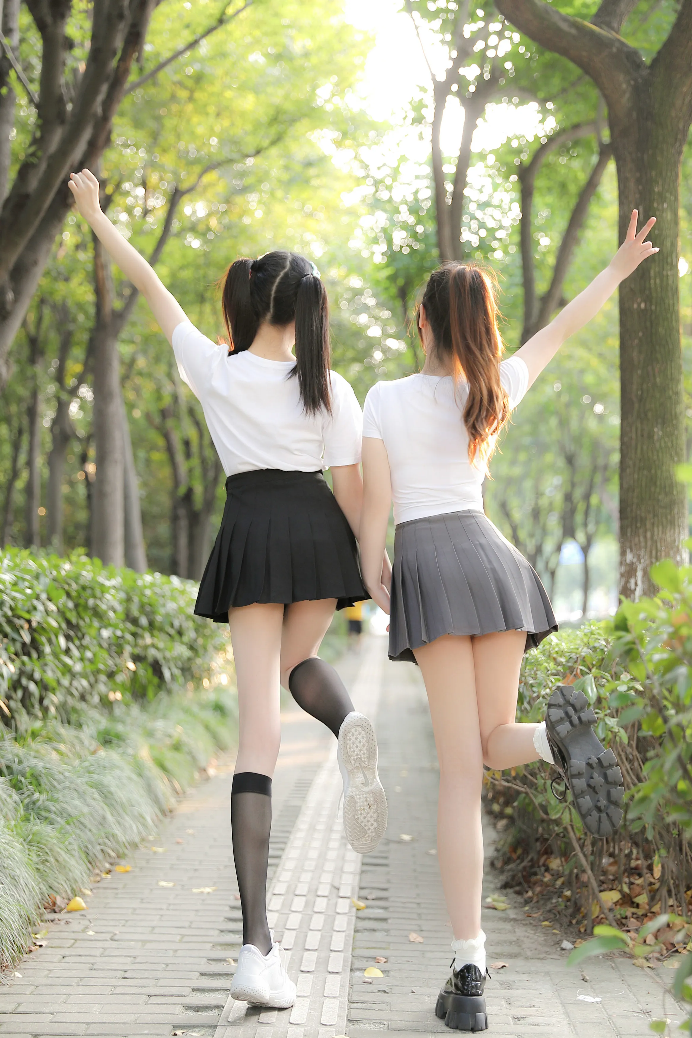 [秀人内购] 袁圆 诱人私拍福利 双人戏水