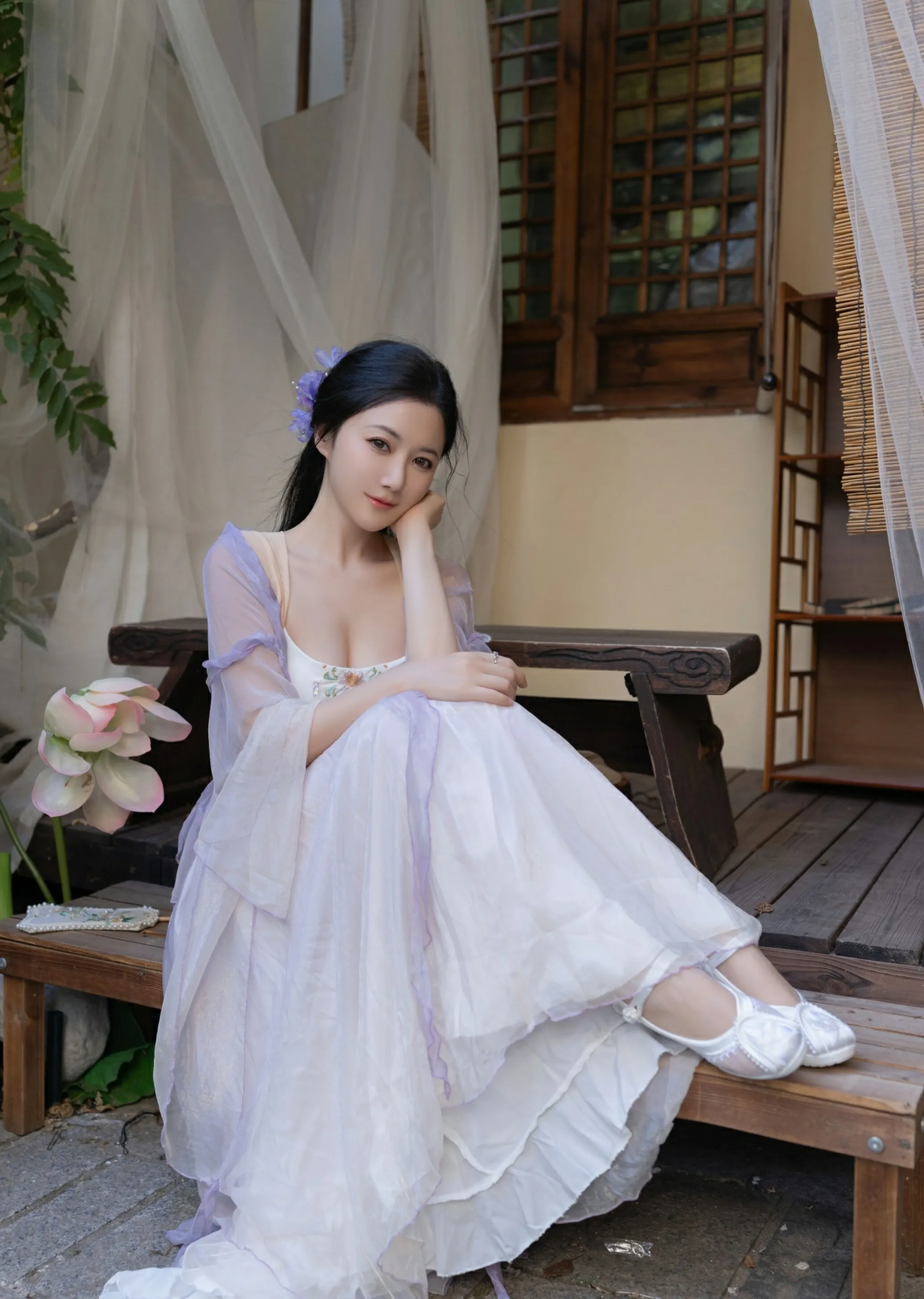 [XiuRen秀人网] 2025.09.05 No.10737 鱼子酱Fish 性感紫色连衣裙 长沙旅拍写真 [74+1P]