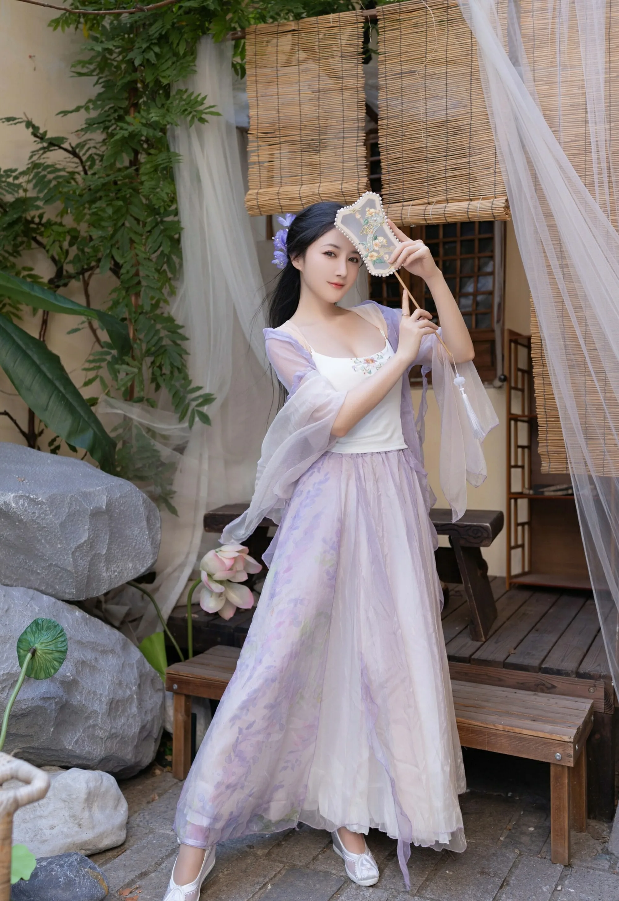 [XiuRen秀人网] 2025.09.05 No.10737 鱼子酱Fish 性感紫色连衣裙 长沙旅拍写真 [74+1P]