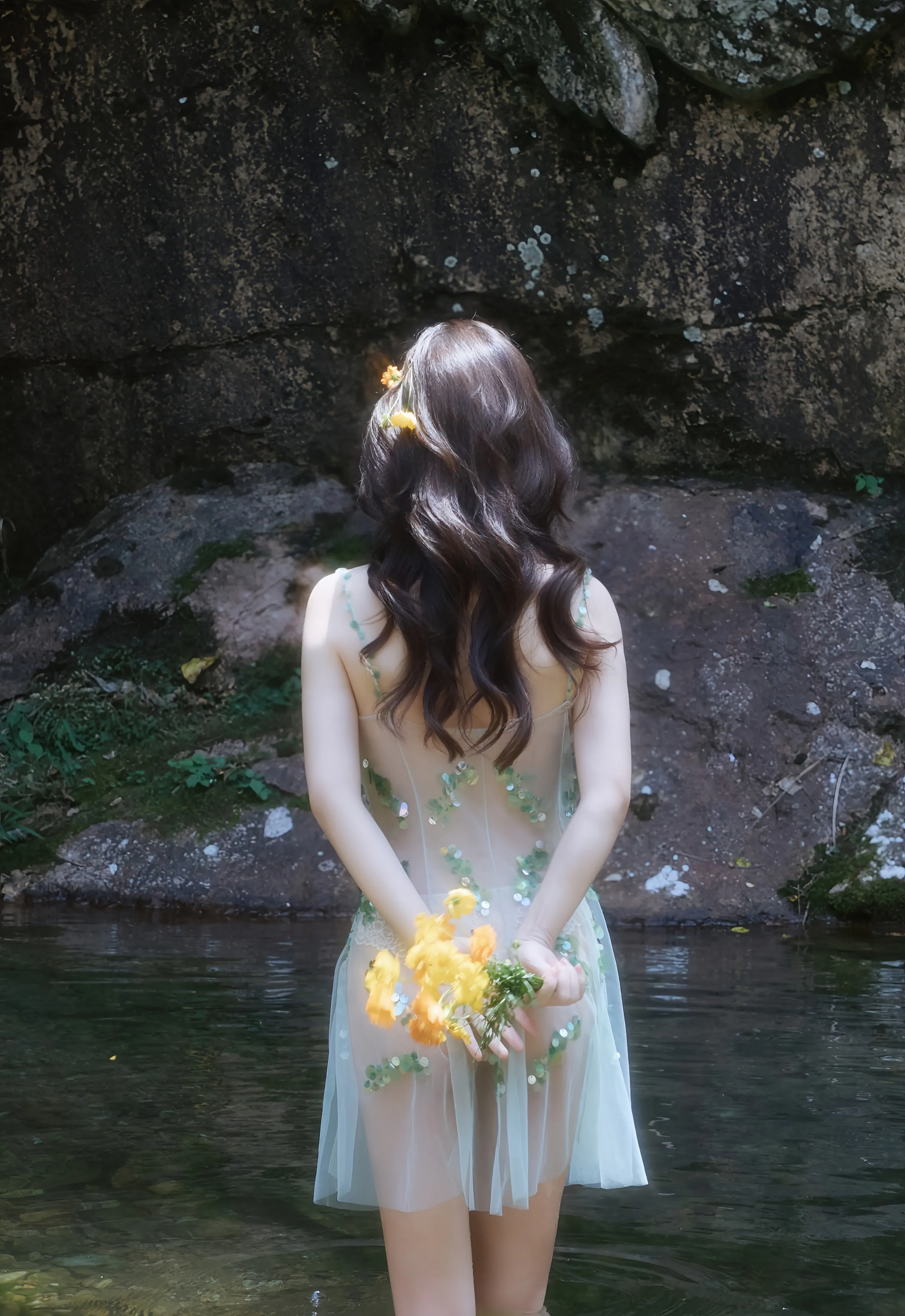 [XiuRen秀人网] 2025.09.11 No.10756 尹甜甜 亮片裙 性感写真 [60+1P]