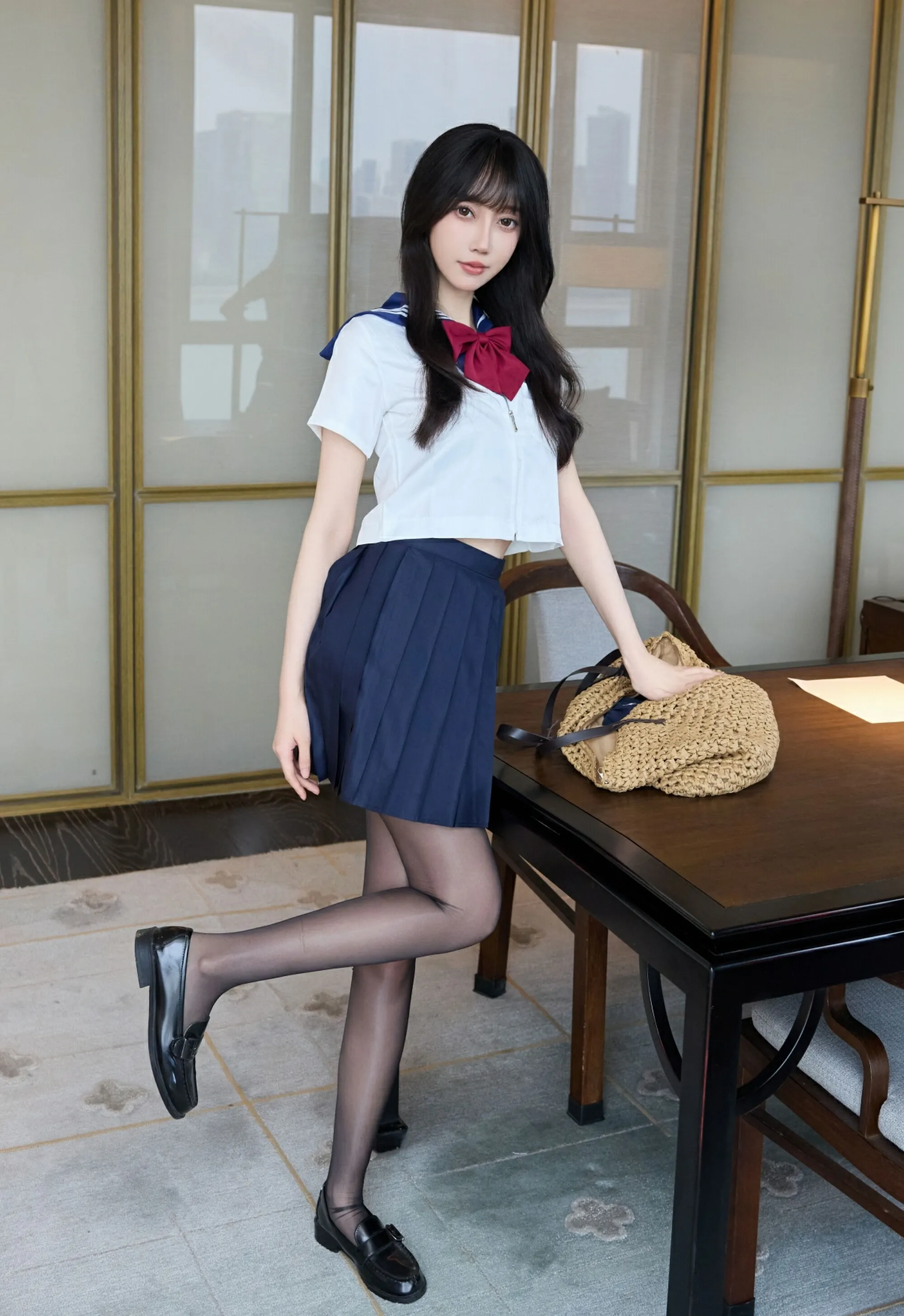 [XiuRen秀人网] 2025.09.15 No.10766 玥儿玥er JK制服 性感魅惑黑丝 上海旅拍写真 [68+1P]