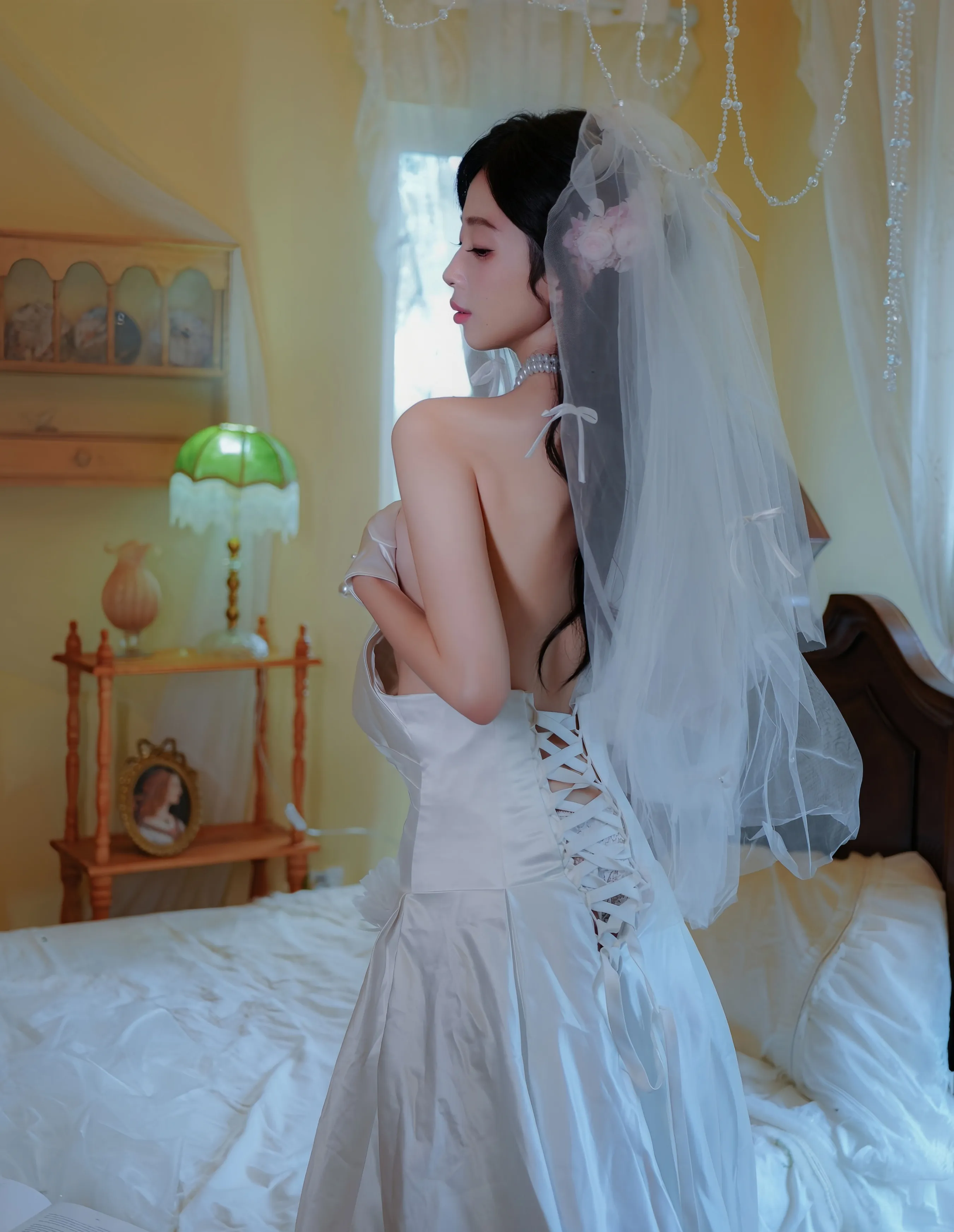 [XiuRen秀人网] 2025.09.16 No.10769 朱朱molly 新人首套写真 性感白色婚纱 [54+1P]