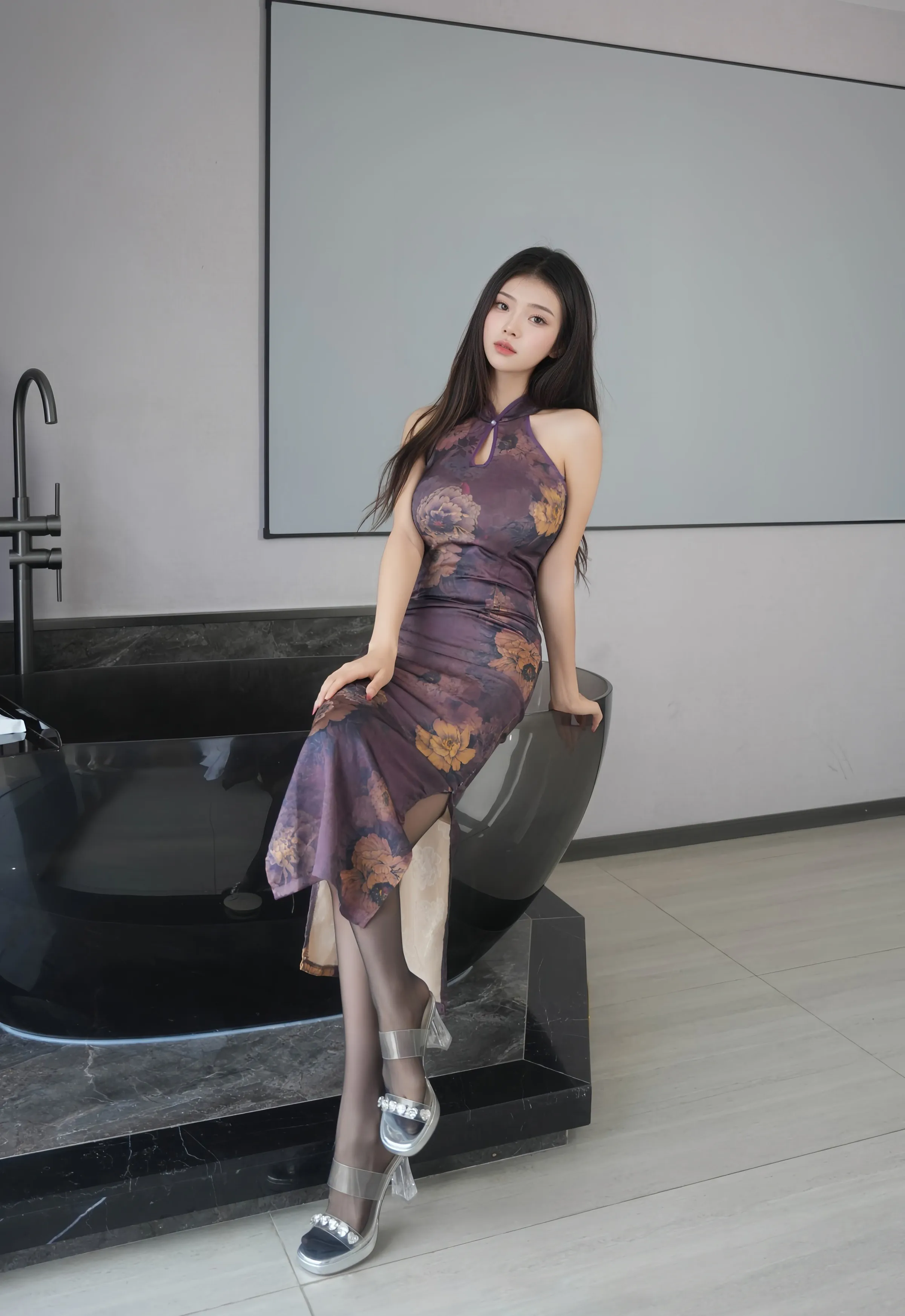 [XiuRen秀人网] 2025.09.16 No.10771 小奶娇 新人首套写真 性感紫色旗袍 魅惑黑丝 [73+1P]