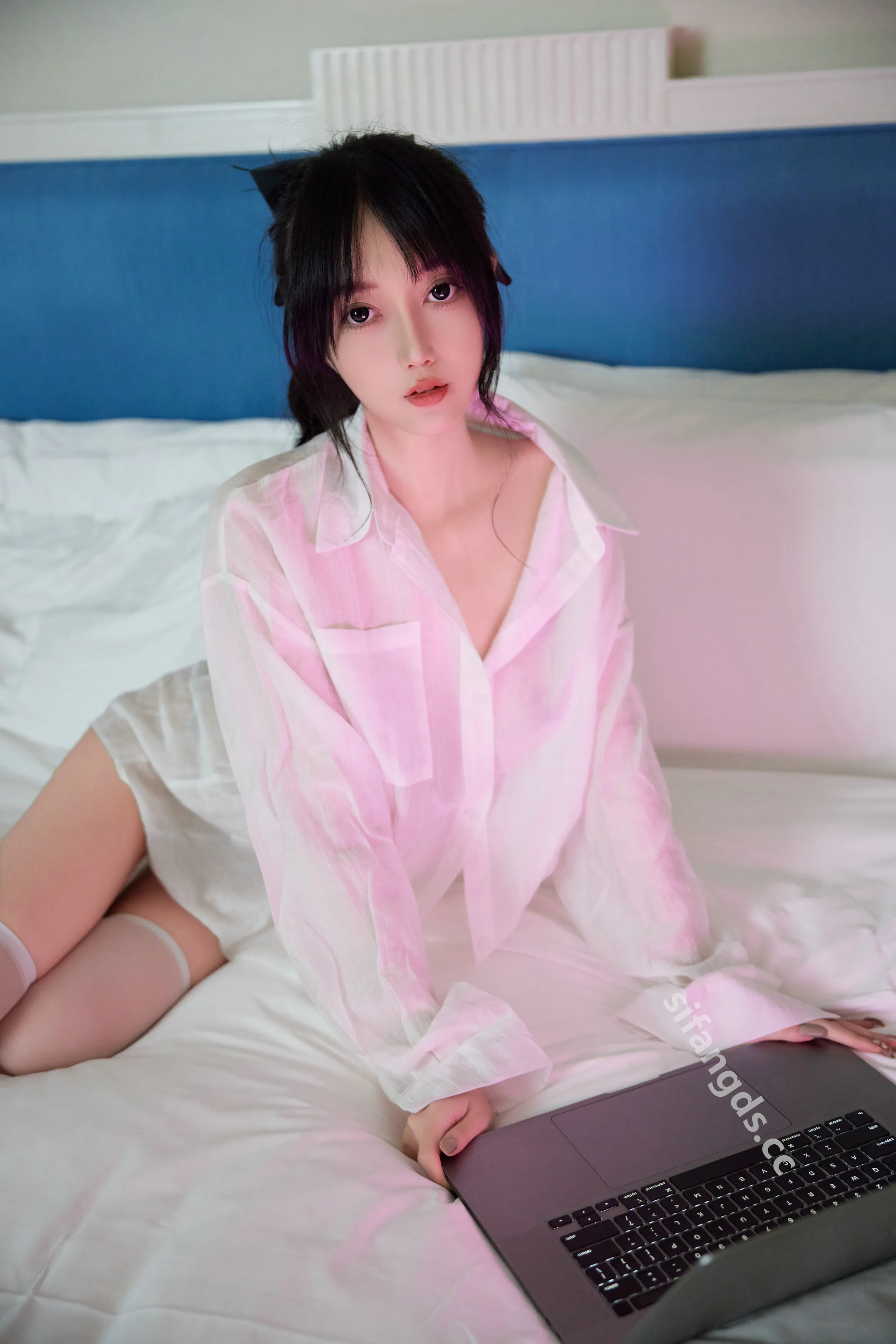 [秀人内购] 玥儿玥 诱人私拍福利 性感白衬衫